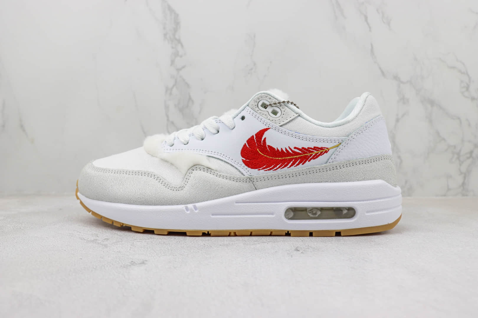 耐克Nike Air Max 1纯原版本Max1白红羽毛勾子半掌气垫复古跑鞋 莆田耐克货源 货号：FJ4451-100