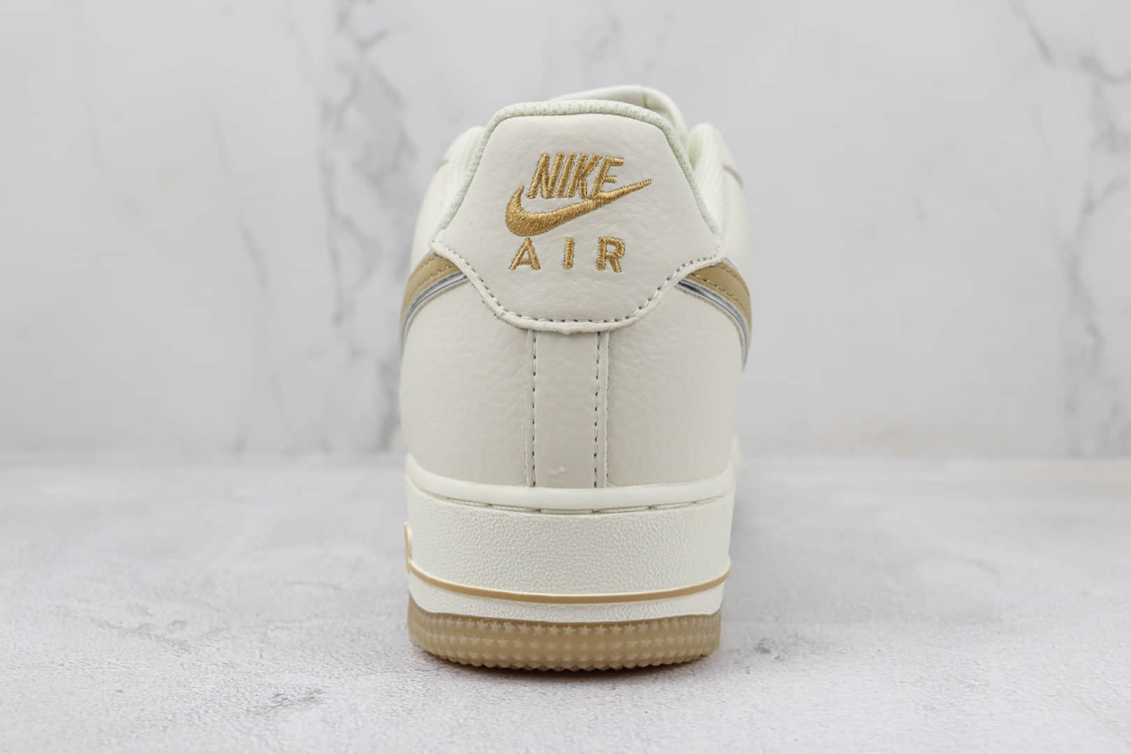 耐克Nike Air Force 1 Low纯原版本空军一号低帮AF1白卡其板鞋 莆田天花板AF1系列 货号：JJ0253-007