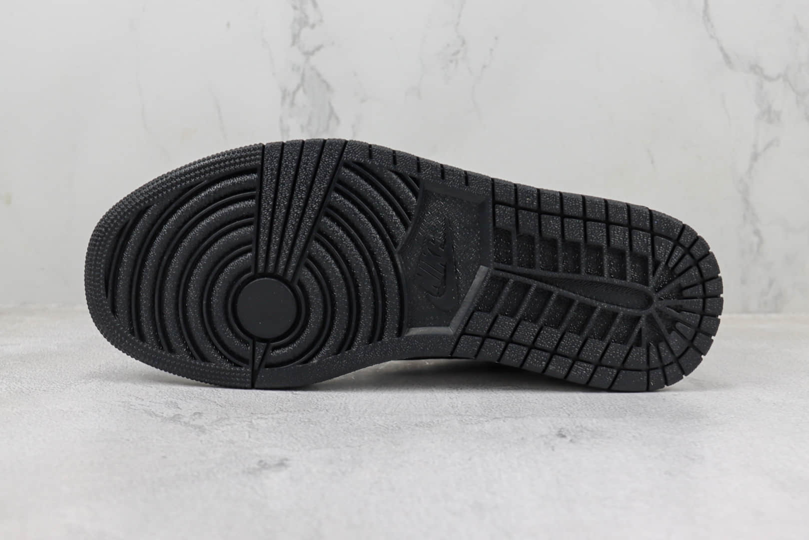 乔丹Travis Scott x Air Jordan 1纯原版本低帮AJ1联名TS倒钩米黄黑勾定制色篮球鞋 莆田复刻鞋货源 货号：DM7866-814