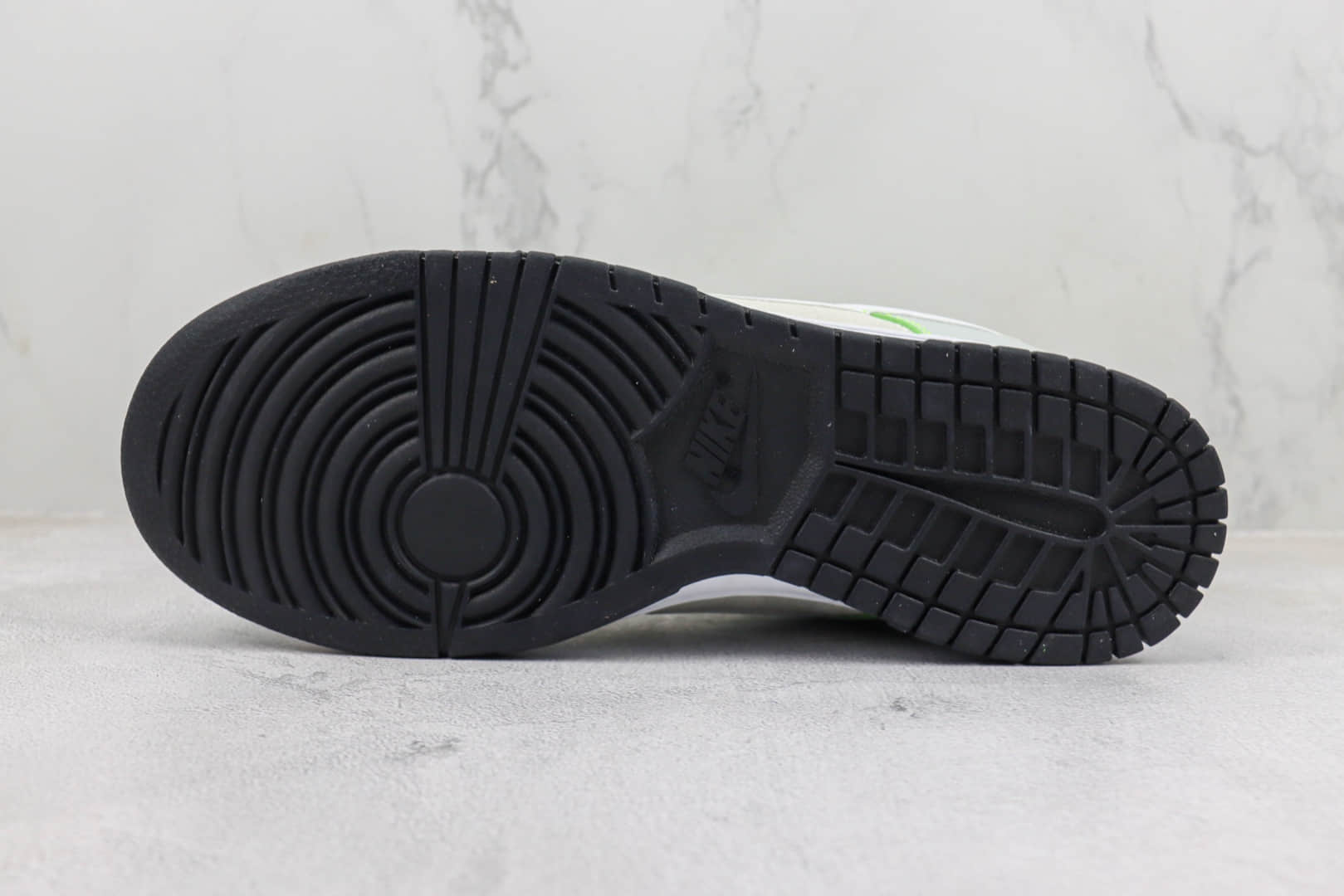 耐克Nike SB Dunk Low纯原版本低帮SB Dunk俄勒冈绿鸭子板鞋 莆田耐克工厂 货号：FQ7260-001