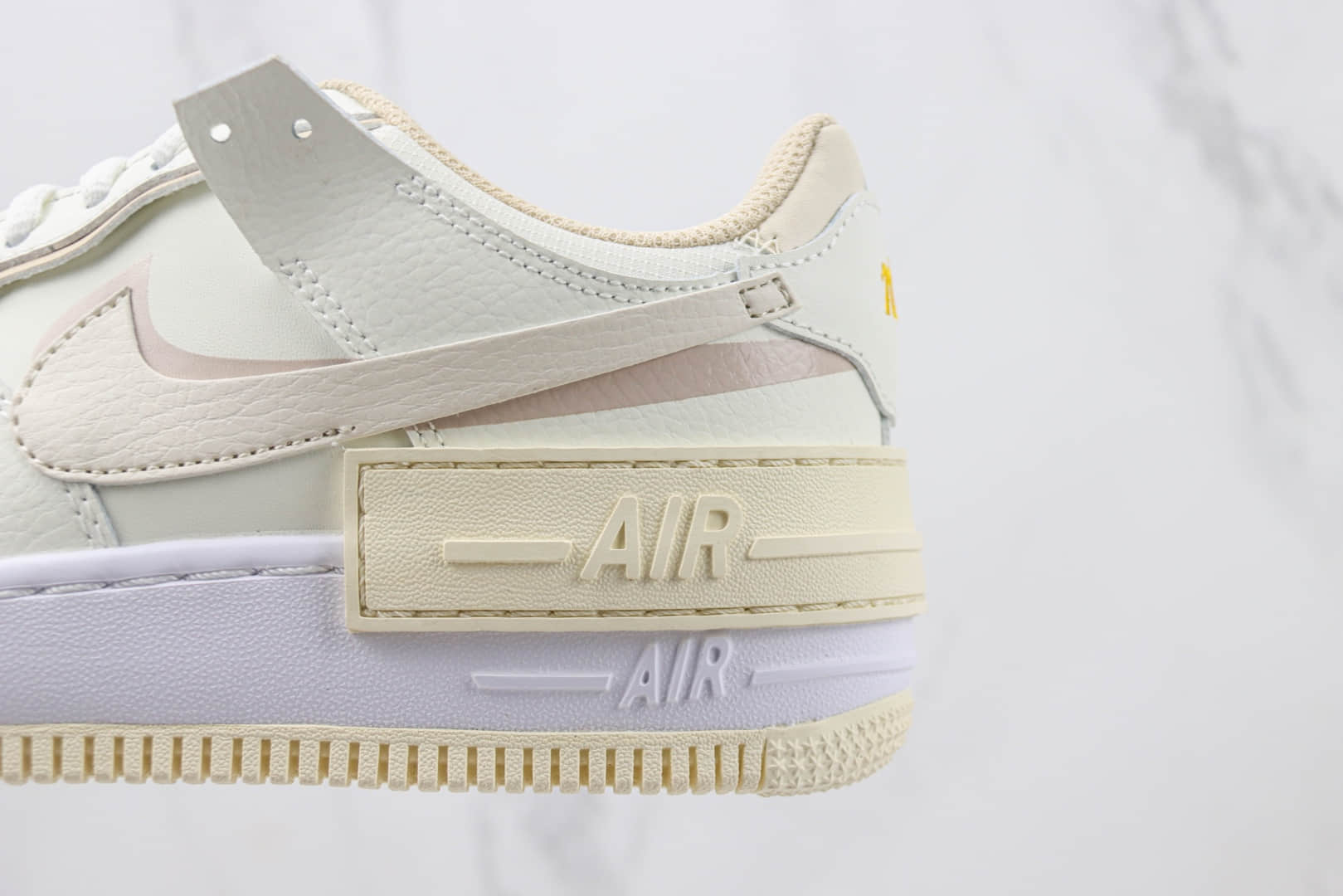 耐克Nike Air Force 1 Shadow纯原版本空军一号低帮AF1马卡龙白黄解构板鞋 莆田耐克货源 货号：FQ6871-111