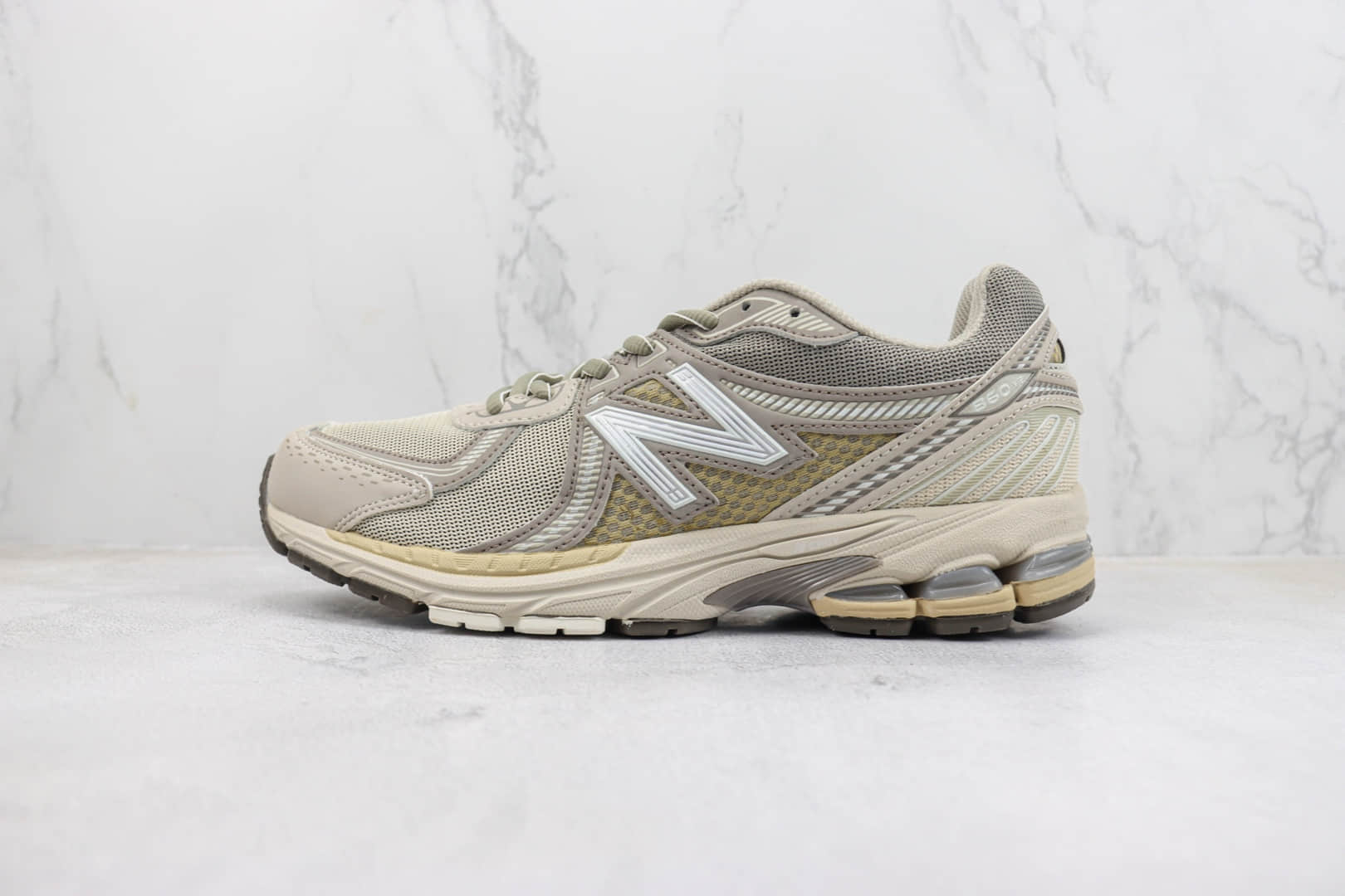 新百伦New Balance 860V2纯原版本NB860V2米沙黄浅灰复古老爹鞋慢跑鞋 莆田复刻鞋 货号：L860KS2