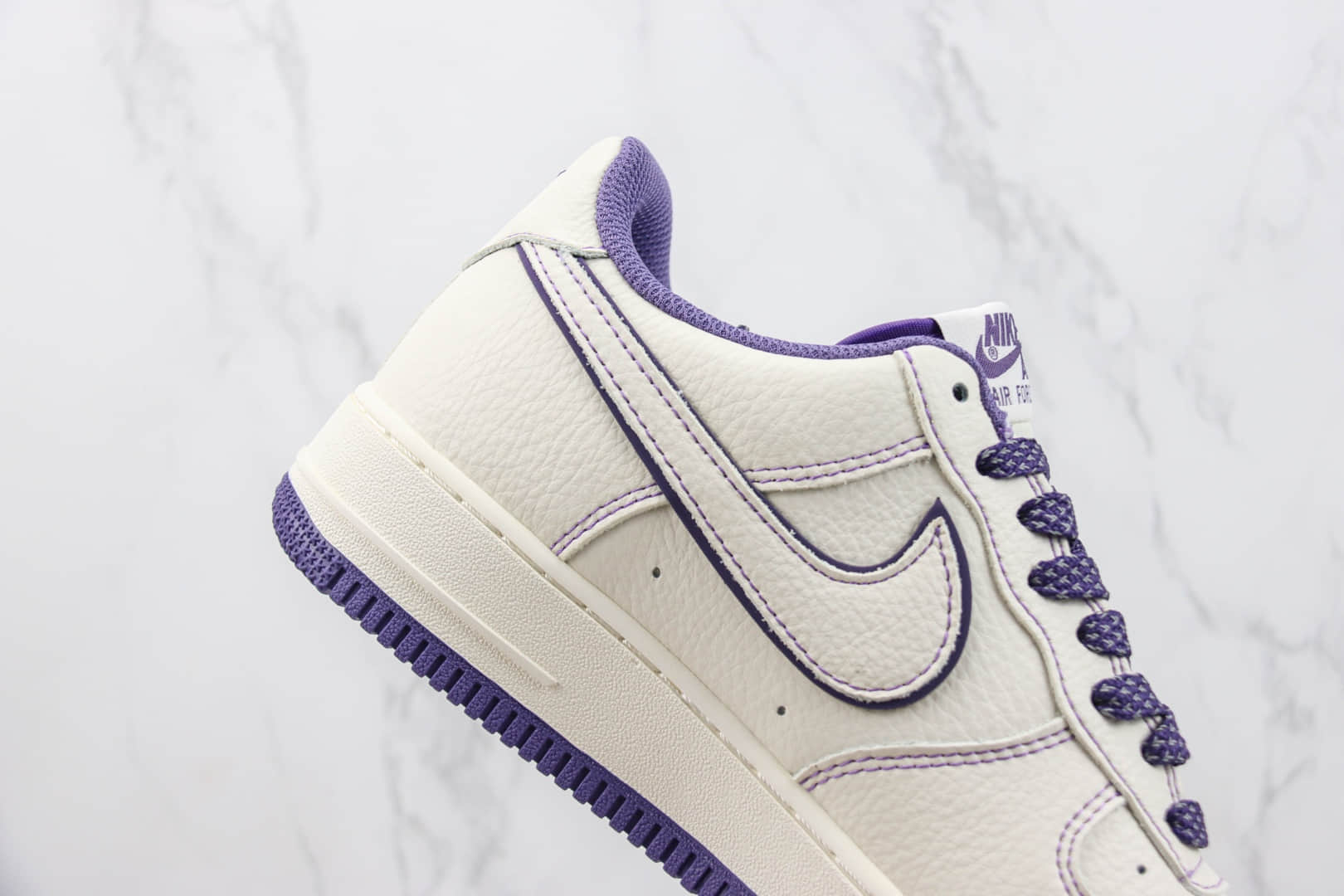 耐克Nike Air Force 1 Low纯原版本斯图西联名空军一号低帮AF1白紫色板鞋 莆田耐克工厂 货号：UN1635-222