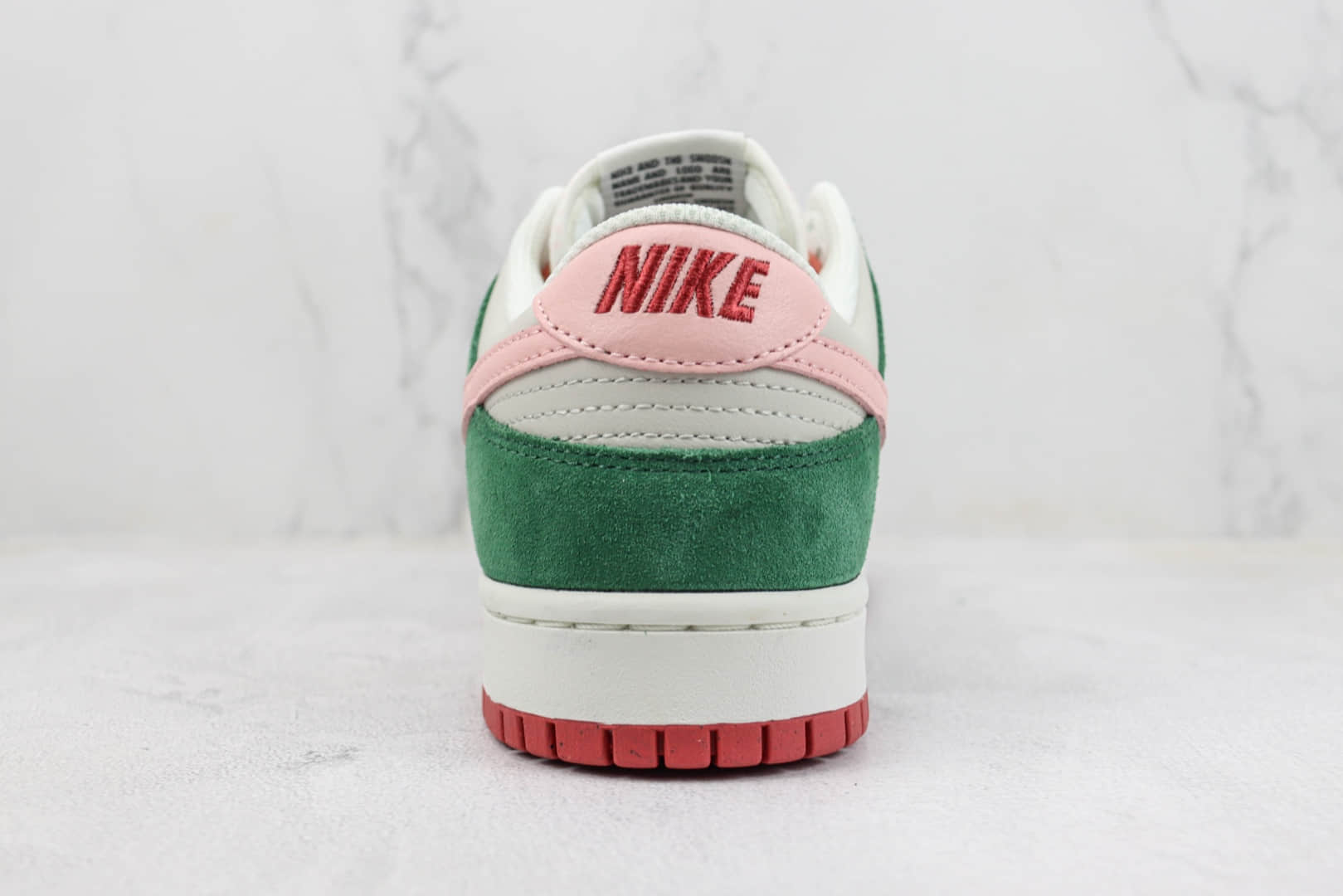 耐克Nike SB Dunk Low纯原版本低帮SB Dunk粉绿鸳鸯板鞋 莆田耐克货源 货号：FN8923-061