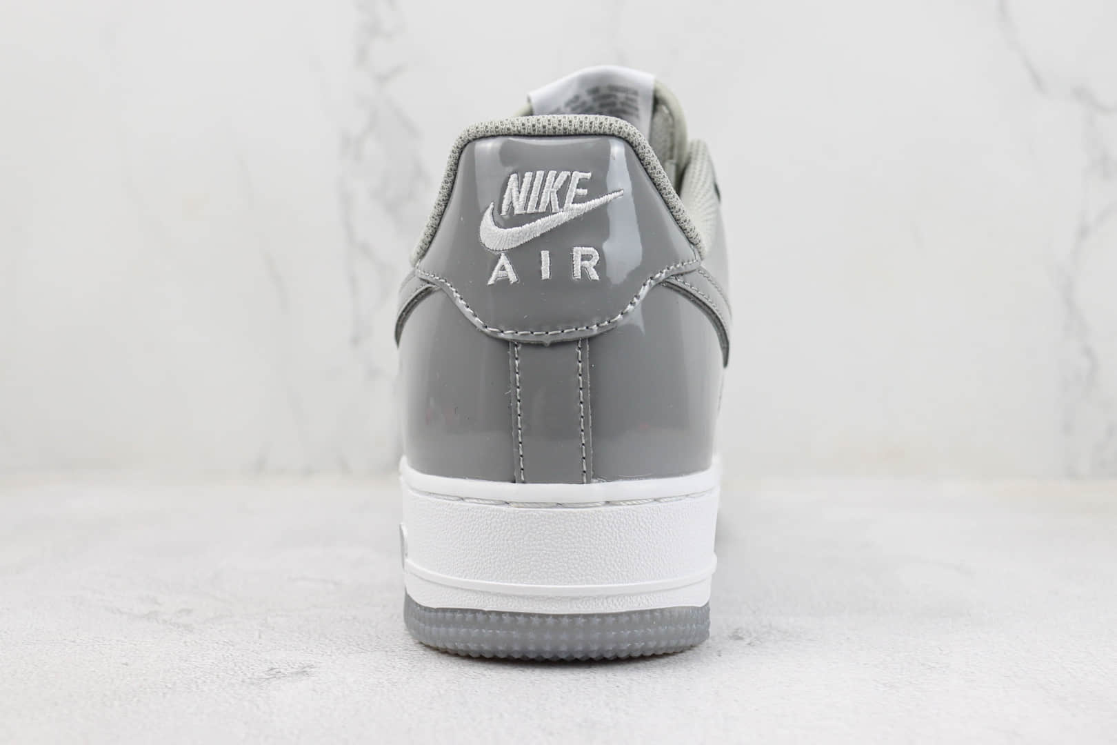 耐克Nike Air Force 1 Low纯原版本空军一号低帮AF1白灰漆皮亮面板鞋 莆田耐克货源 货号：HP3656-566
