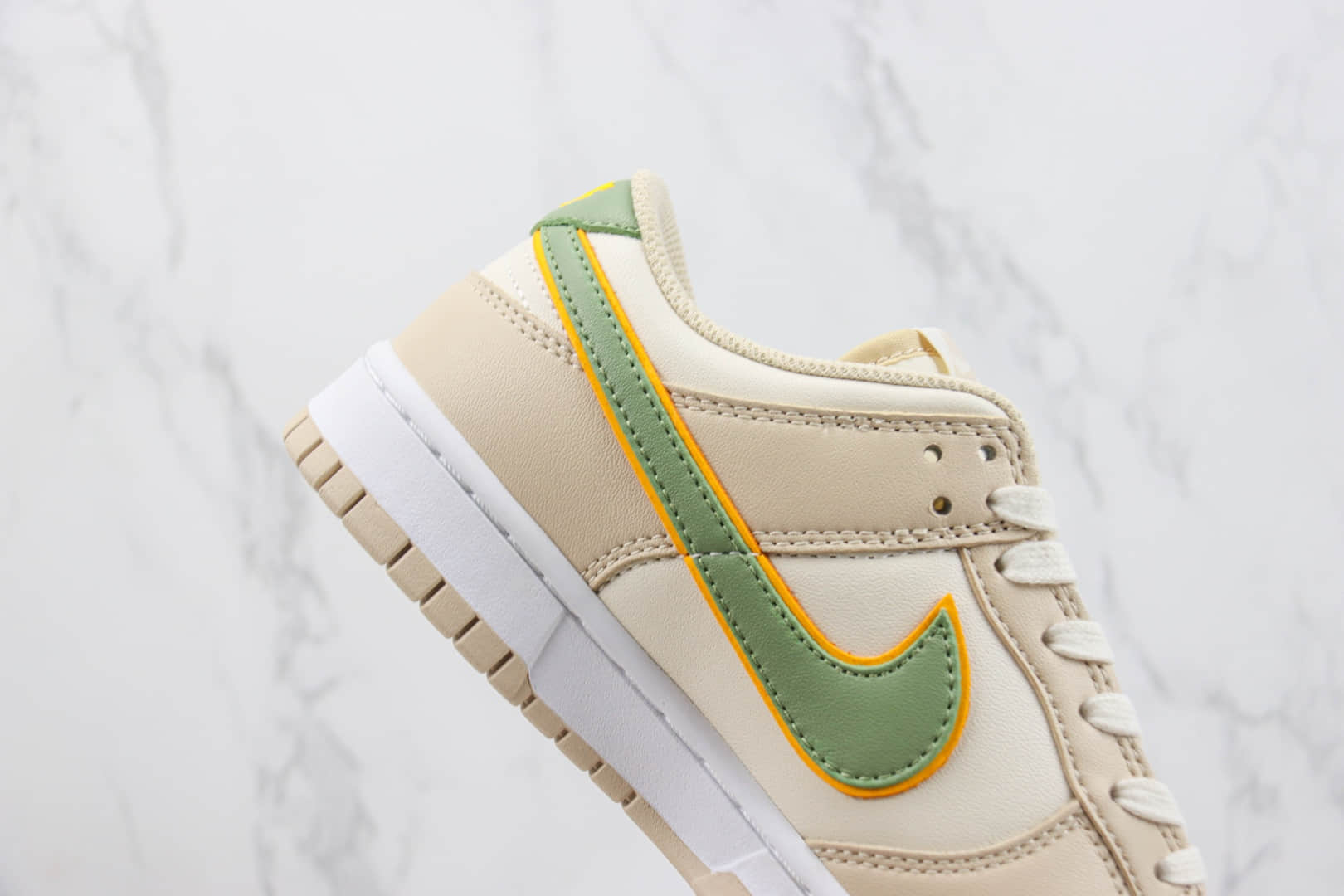 耐克Nike Dunk Low “Light Tan”纯原版本低帮Dunk深浅象牙拼色板鞋 莆田耐克货源 货号：FQ6869-131