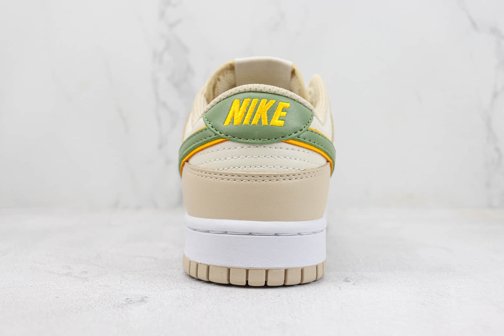 耐克Nike Dunk Low “Light Tan”纯原版本低帮Dunk深浅象牙拼色板鞋 莆田耐克货源 货号：FQ6869-131