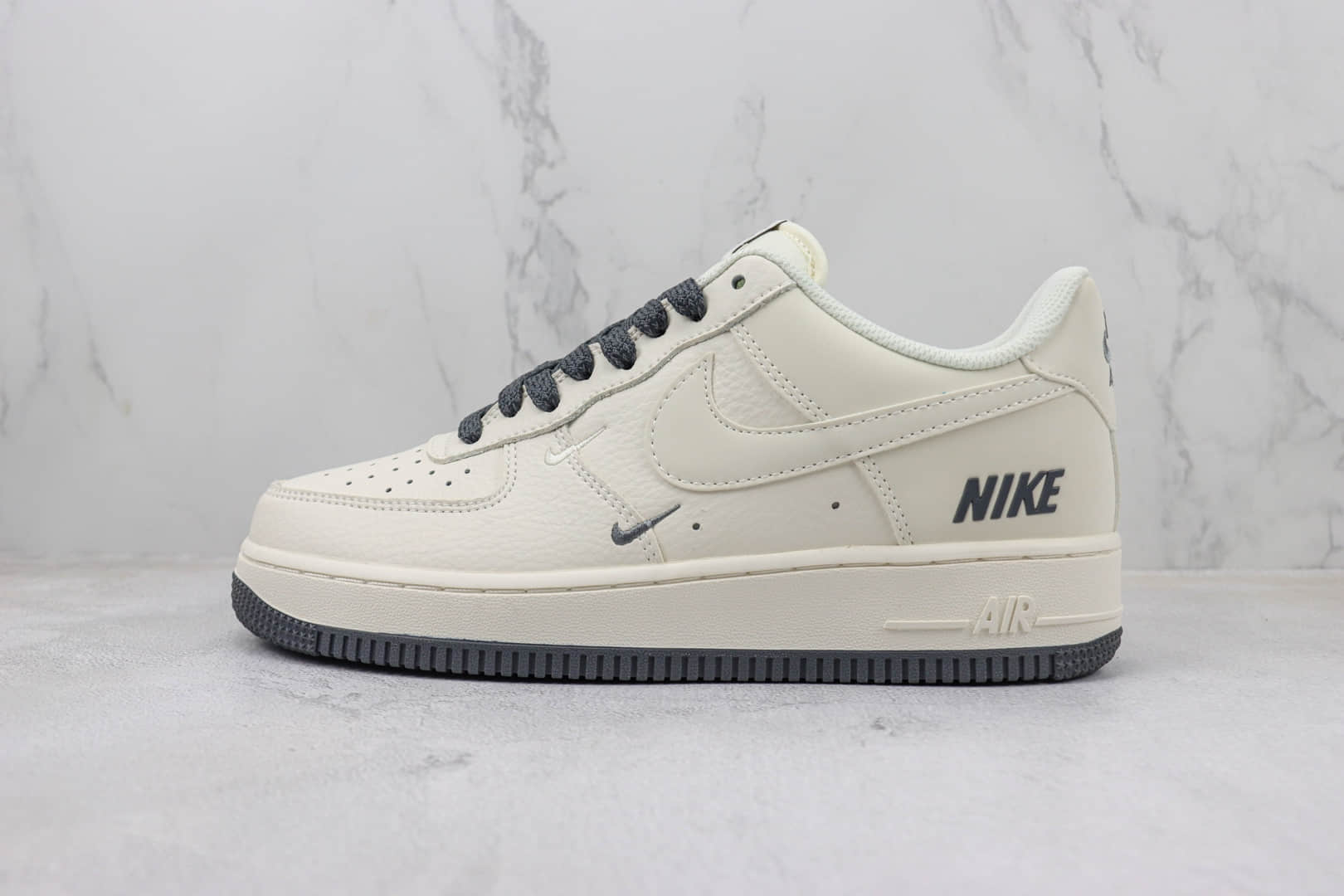 耐克Nike Air Force 1 Low纯原版本空军一号低帮AF1米灰色板鞋 莆田耐克货源 货号：TV2306-253