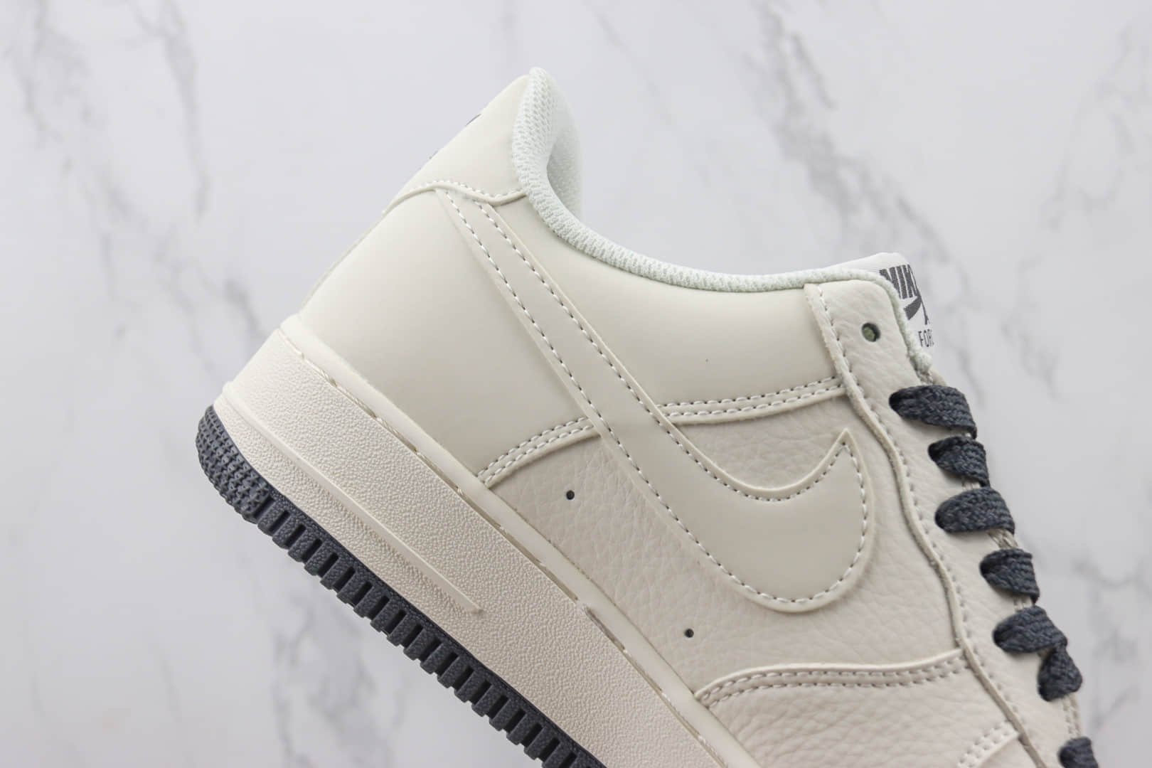 耐克Nike Air Force 1 Low纯原版本空军一号低帮AF1米灰色板鞋 莆田耐克货源 货号：TV2306-253