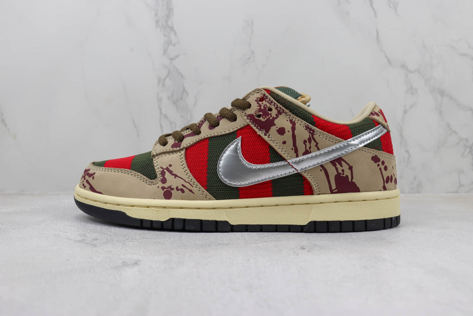 耐克Nike Dunk SB Low“Freddy Krueger”纯原版本低帮SB Dunk猛鬼街灰红板鞋 莆田耐克货源 货号：313170-202