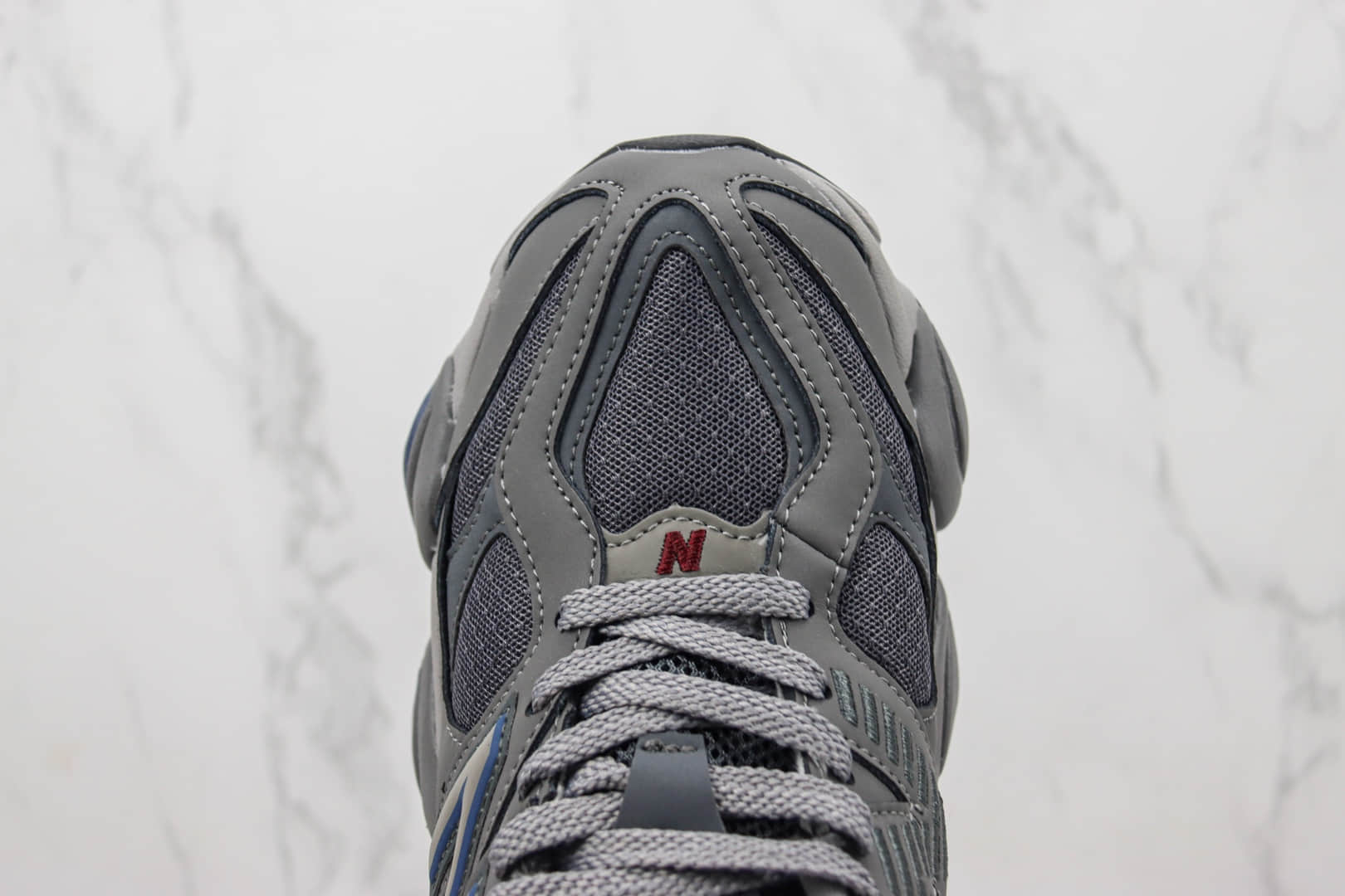 新百伦New Balance 9060纯原版本NB9060灰蓝色复古跑鞋 莆田新百伦货源 货号：U9060ECC