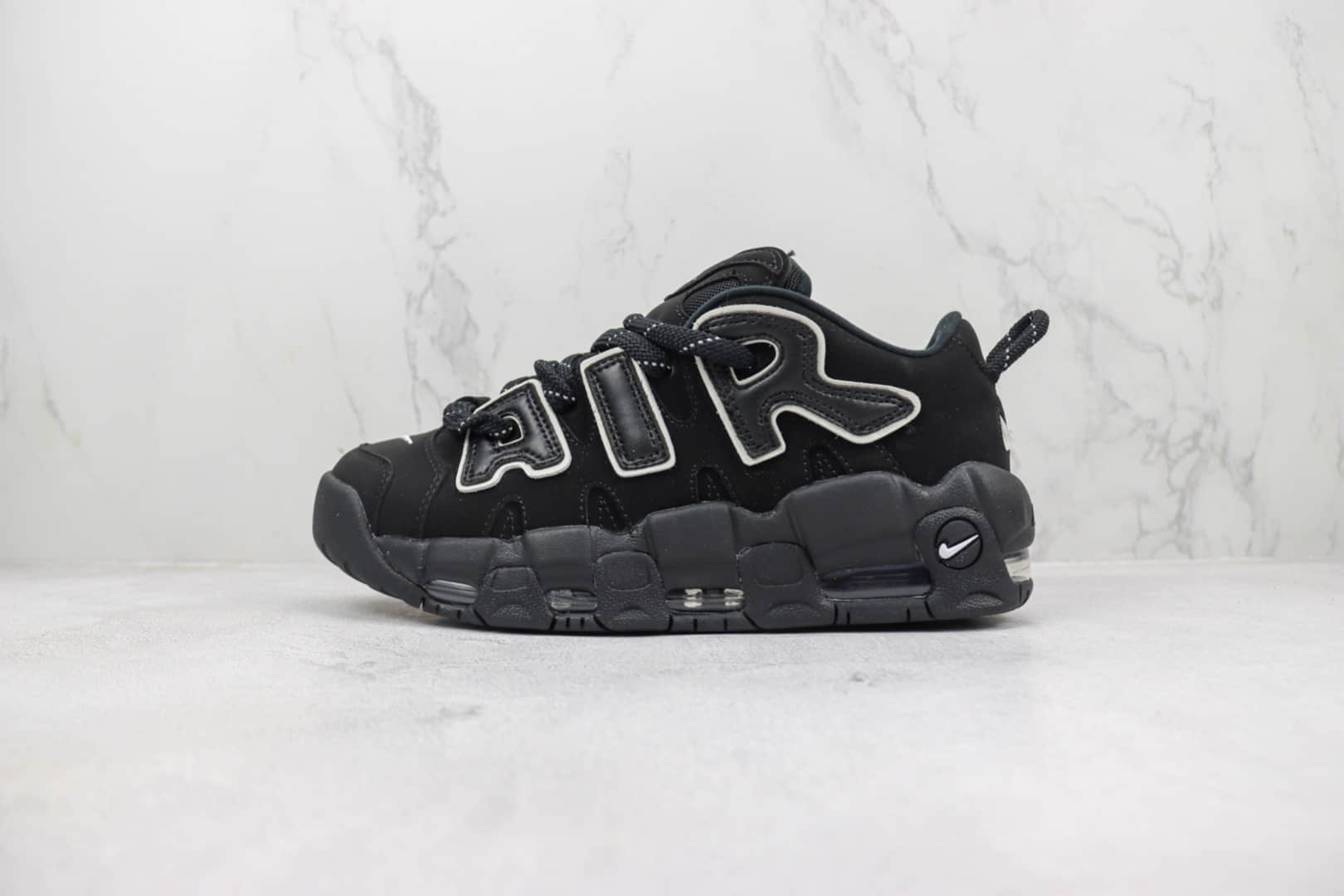 耐克AMBUSH x Nike Air More Uptempo Low纯原版本联名款皮蓬大R黑白色高街篮球鞋 莆田耐克货源 货号：FB1299-001