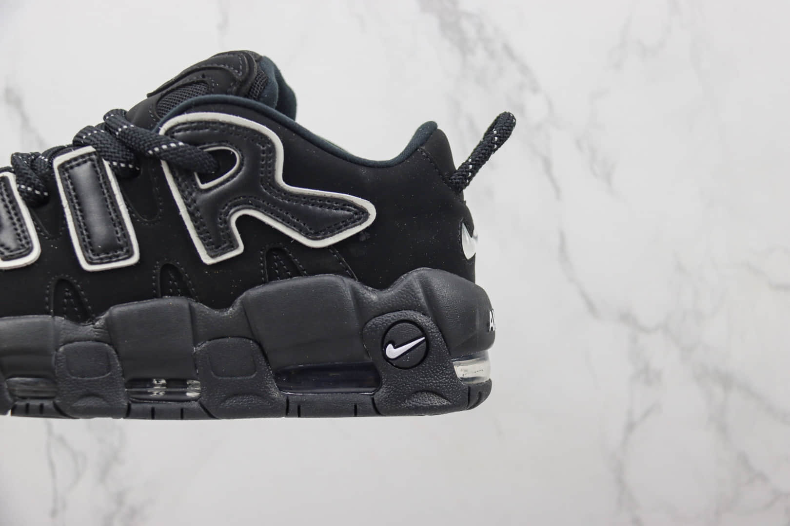 耐克AMBUSH x Nike Air More Uptempo Low纯原版本联名款皮蓬大R黑白色高街篮球鞋 莆田耐克货源 货号：FB1299-001