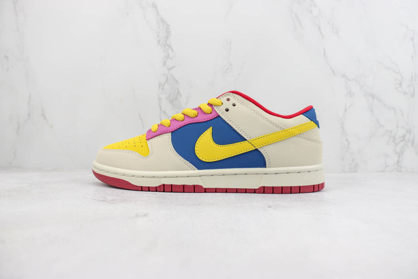 耐克Nike SB Dunk Low纯原版本低帮SB Dunk美少女战士联名水冰月配色板鞋 莆田耐克货源 货号：GP1255-026