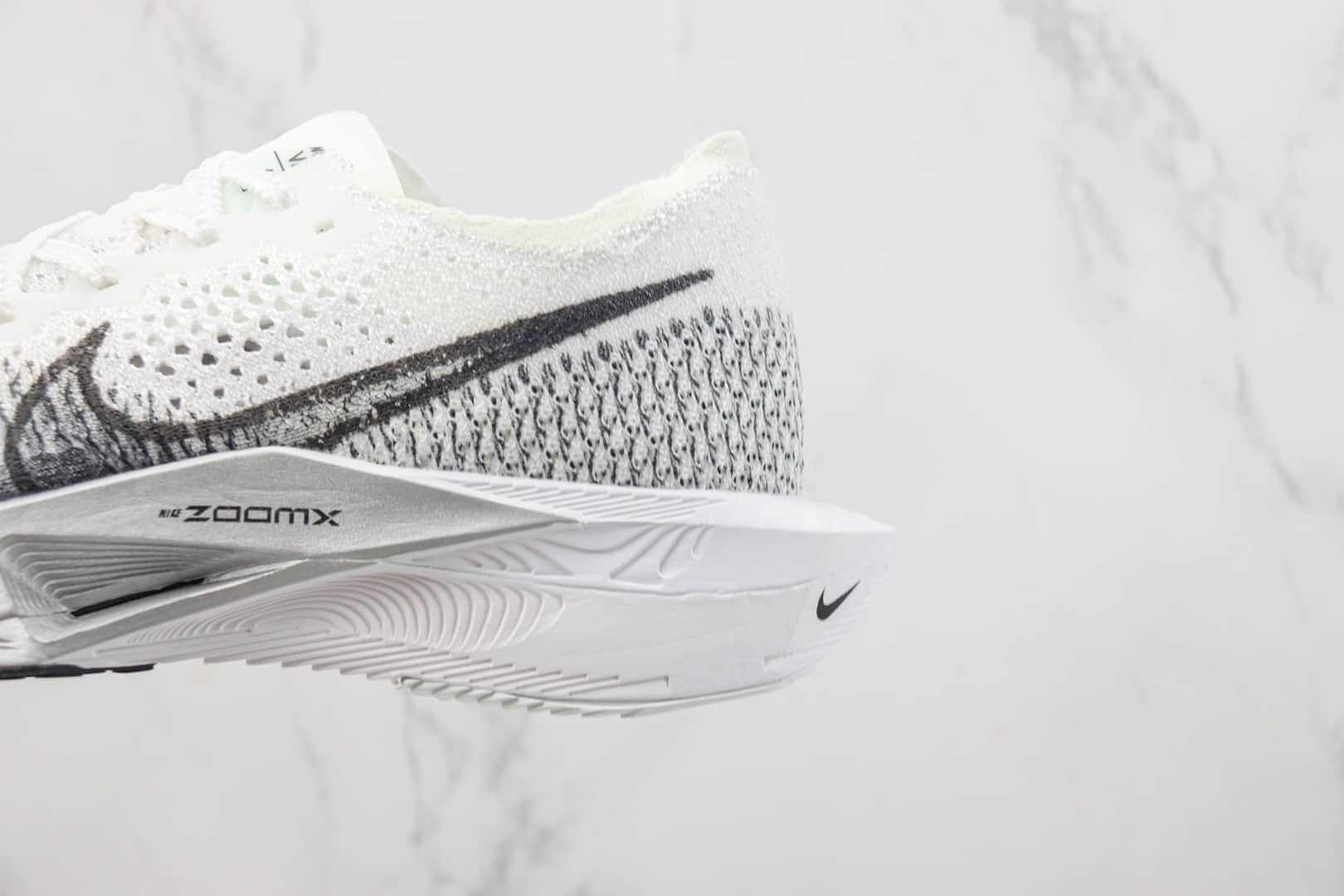 耐克Nike ZoomX Vaporfly NEXT% 3纯原版本破2白灰色专业马拉松超轻缓震跑鞋 莆田耐克货源 货号：DV4129-100