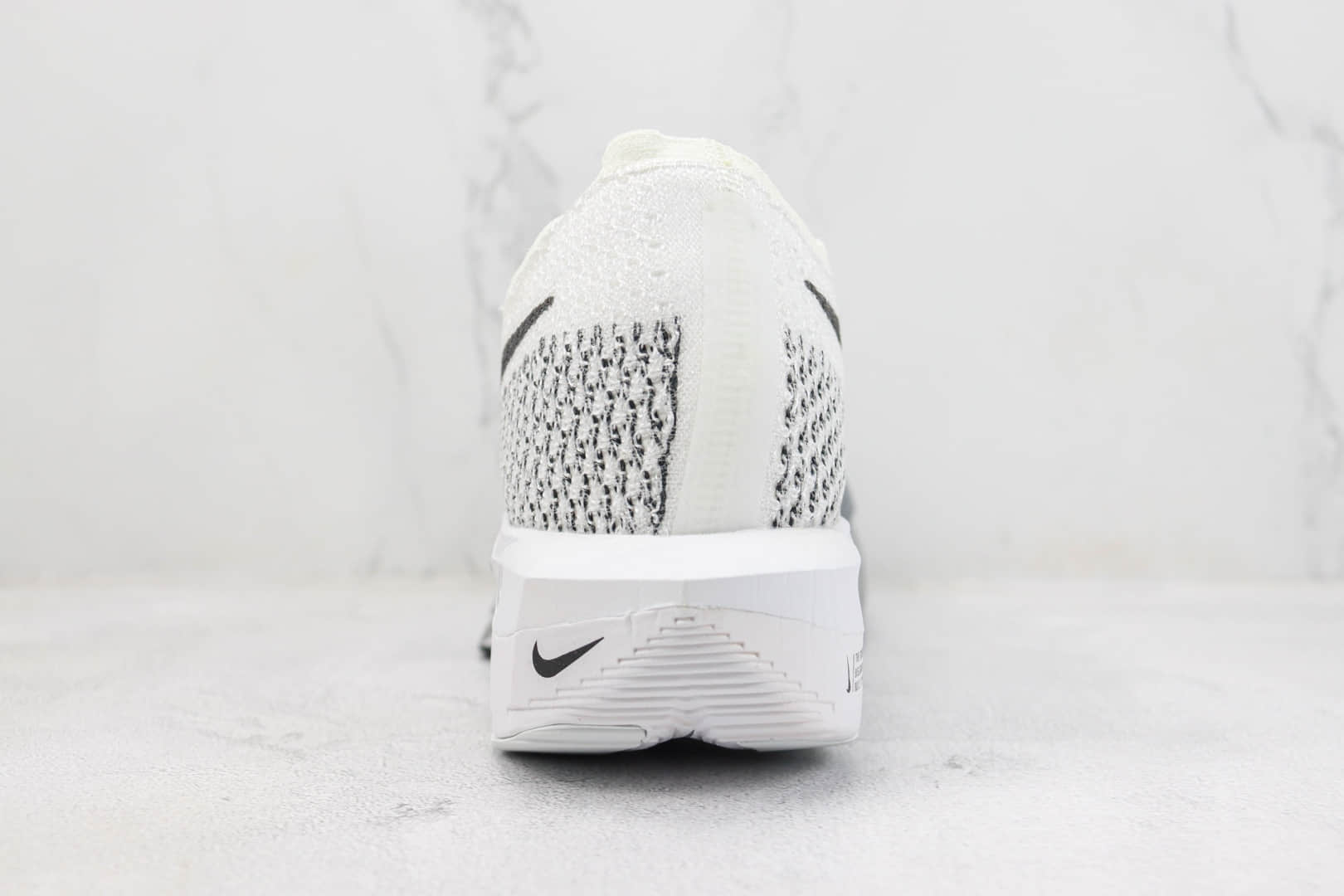 耐克Nike ZoomX Vaporfly NEXT% 3纯原版本破2白灰色专业马拉松超轻缓震跑鞋 莆田耐克货源 货号：DV4129-100