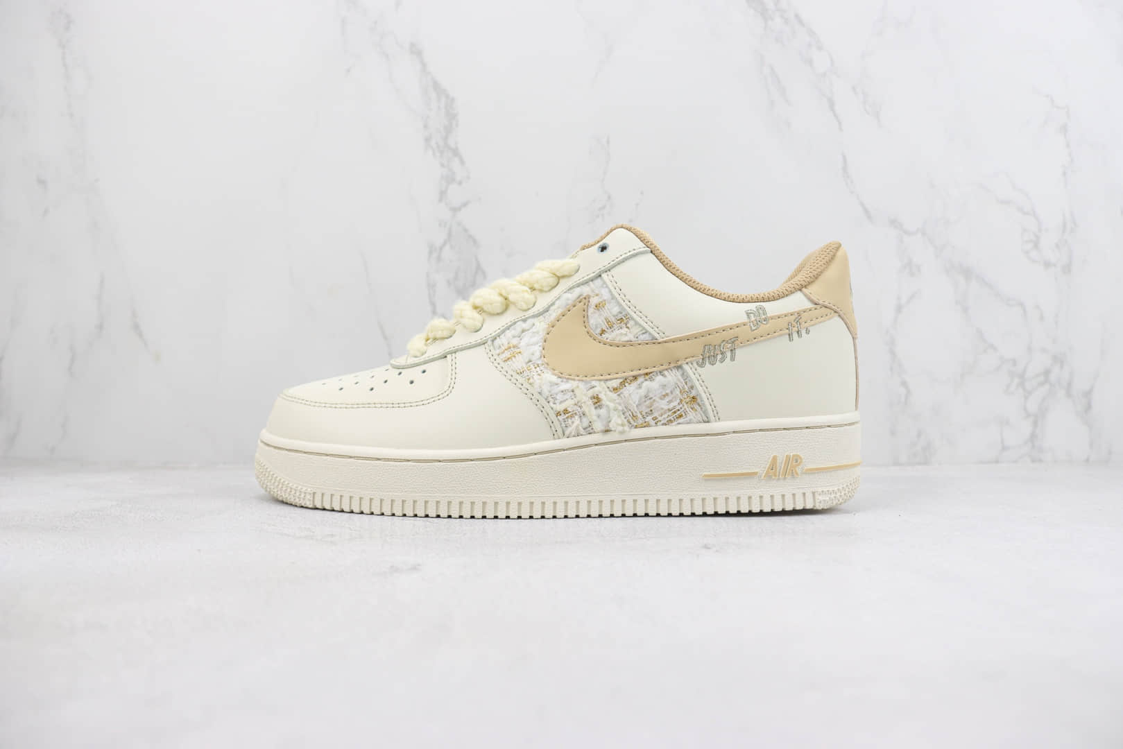 耐克Nike Air Force 1 Low纯原版本空军一号低帮AF1小香风板鞋 莆田耐克工厂 货号：FJ7740-012