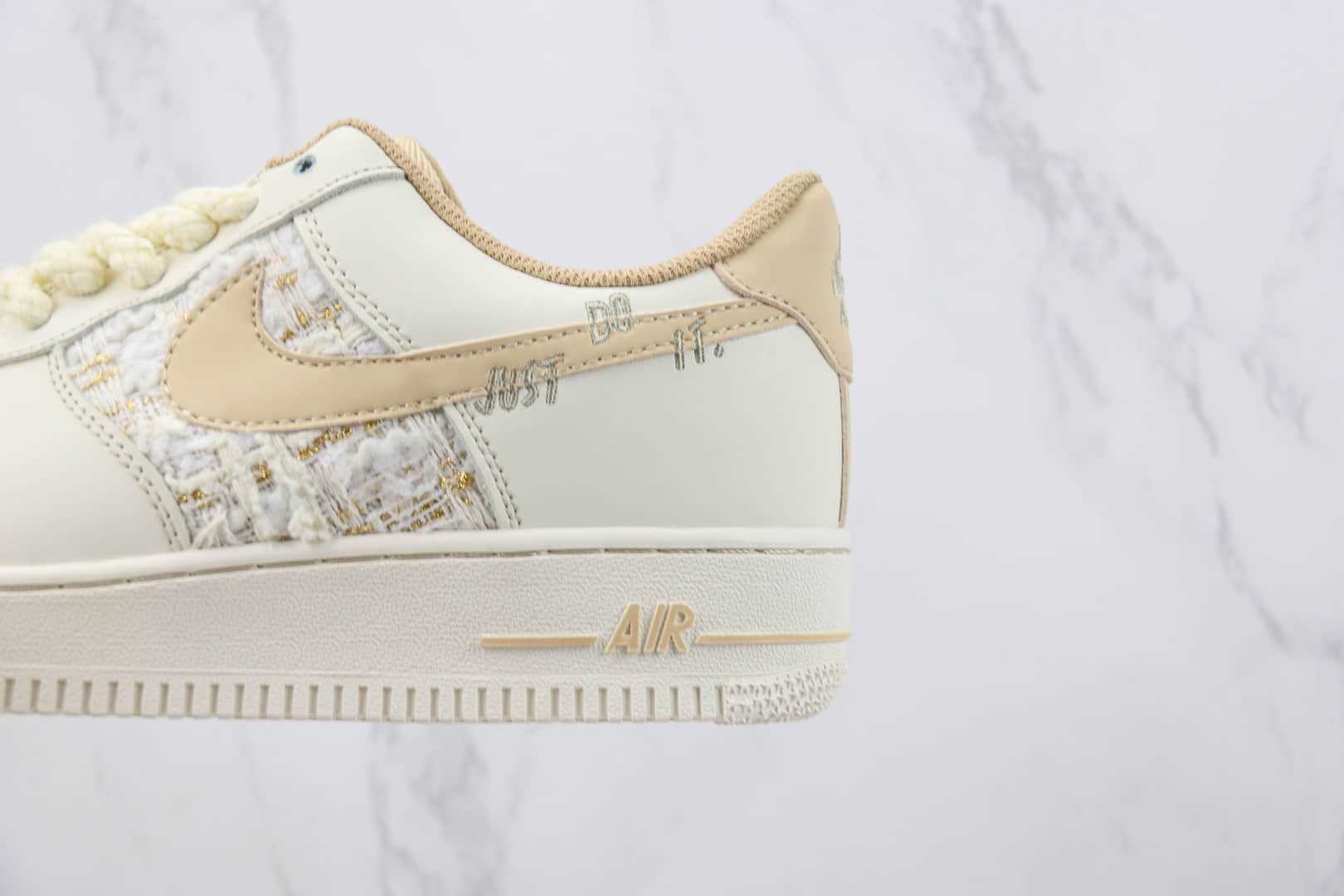 耐克Nike Air Force 1 Low纯原版本空军一号低帮AF1小香风板鞋 莆田耐克工厂 货号：FJ7740-012