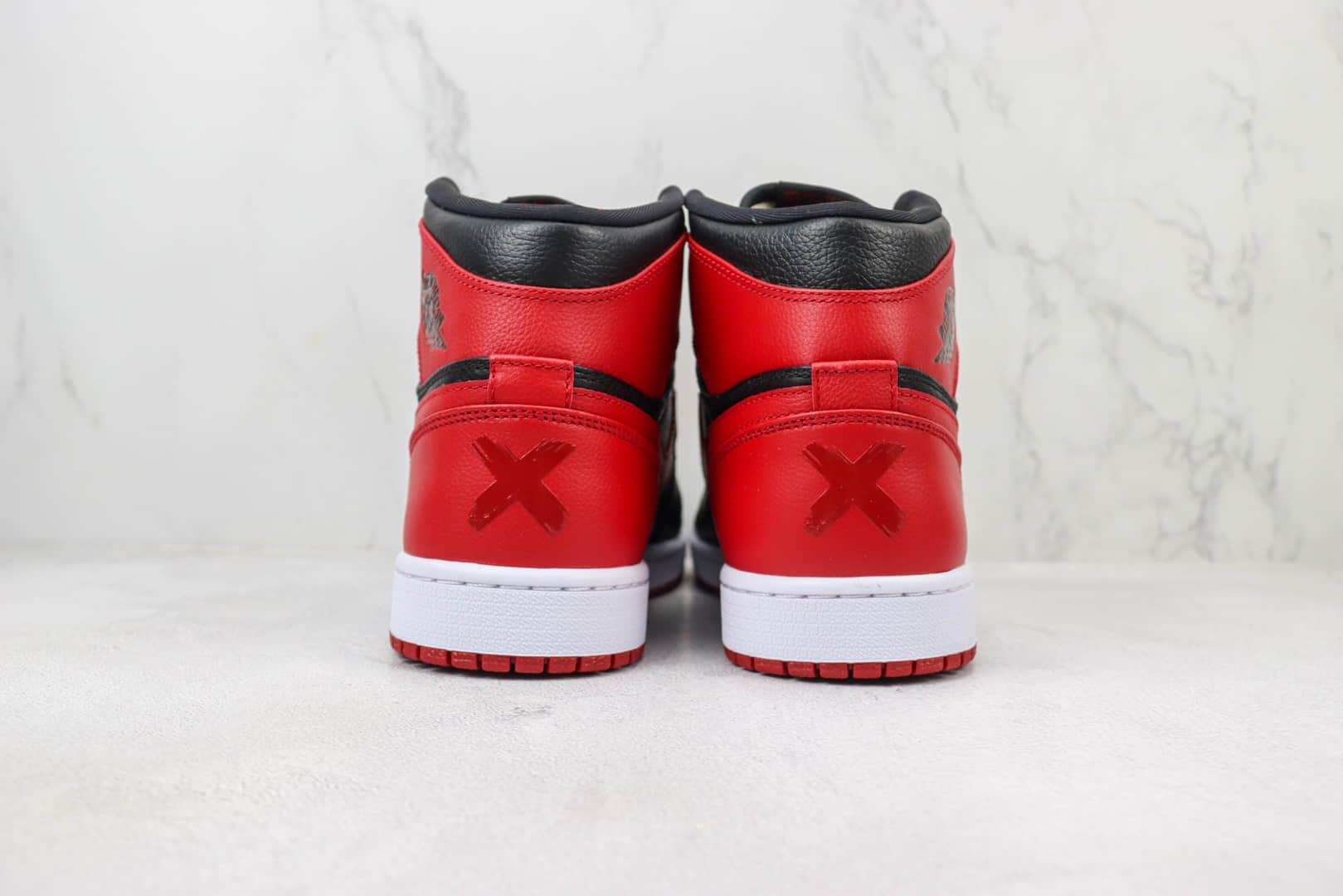 乔丹Air Jordan 1 High“Banned”纯原版本高帮AJ1元年黑红禁穿篮球鞋 莆田复刻鞋货源 货号：432001-001