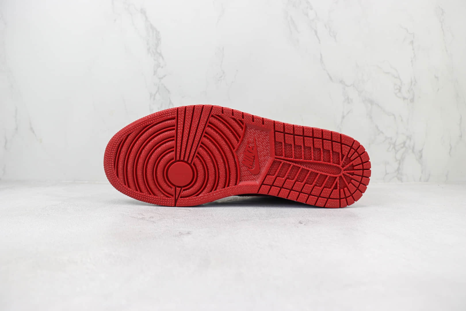 乔丹Air Jordan 1 High“Banned”纯原版本高帮AJ1元年黑红禁穿篮球鞋 莆田复刻鞋货源 货号：432001-001