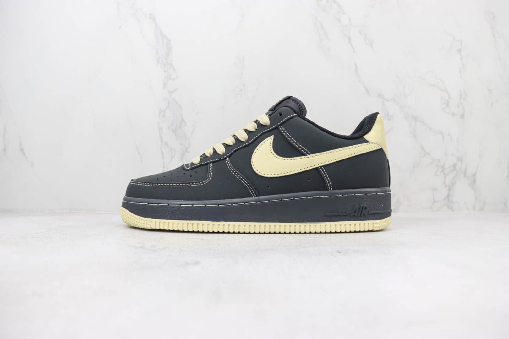 耐克Nike Air Force 1 Low纯原版本低帮空军一号AF1黑黄缝线板鞋 莆田耐克货源 货号：DH5696-227