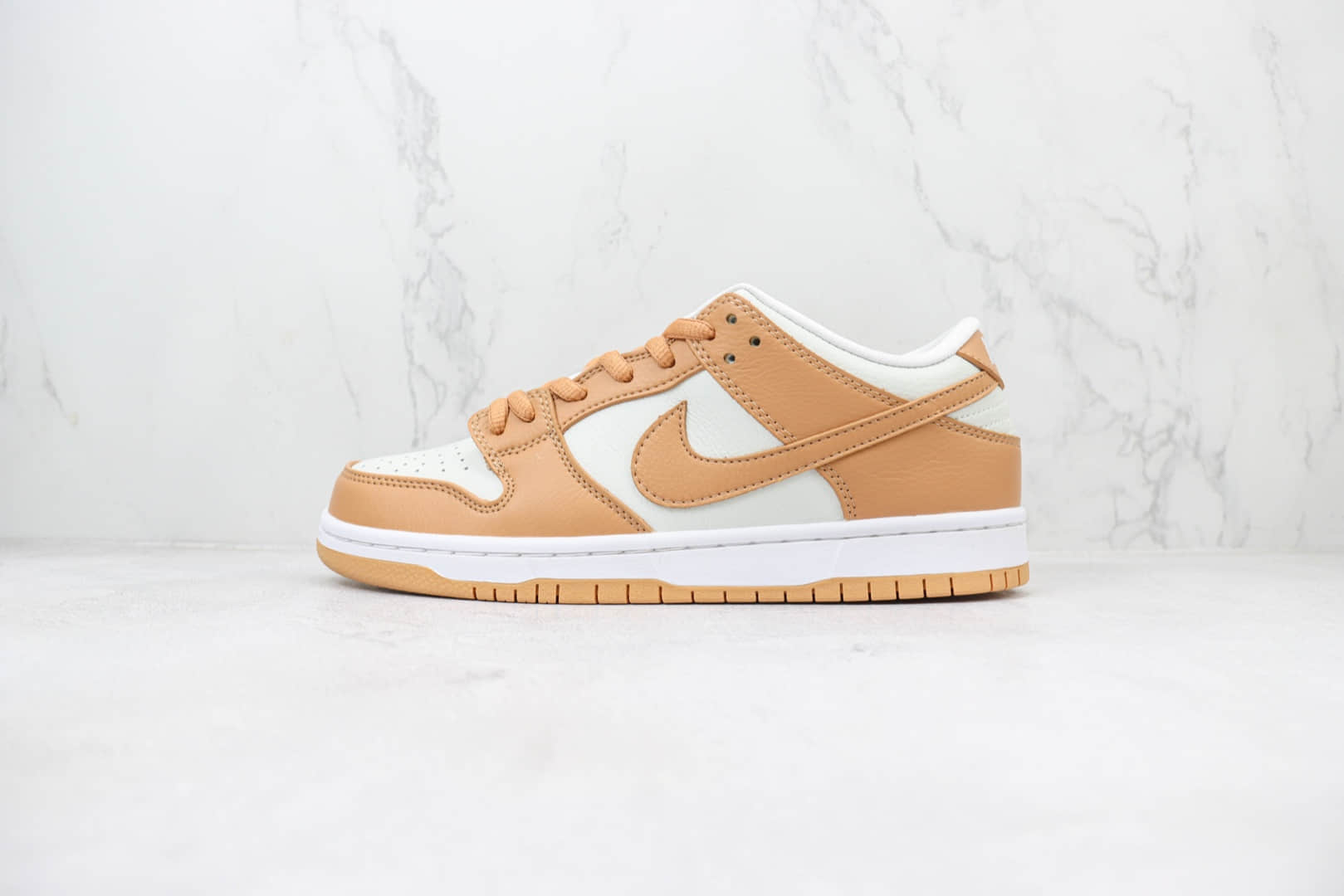 耐克Nike SB Dunk Low纯原版本低帮SB Dunk浅棕色板鞋 莆田耐克货源 货号：DM8998-200