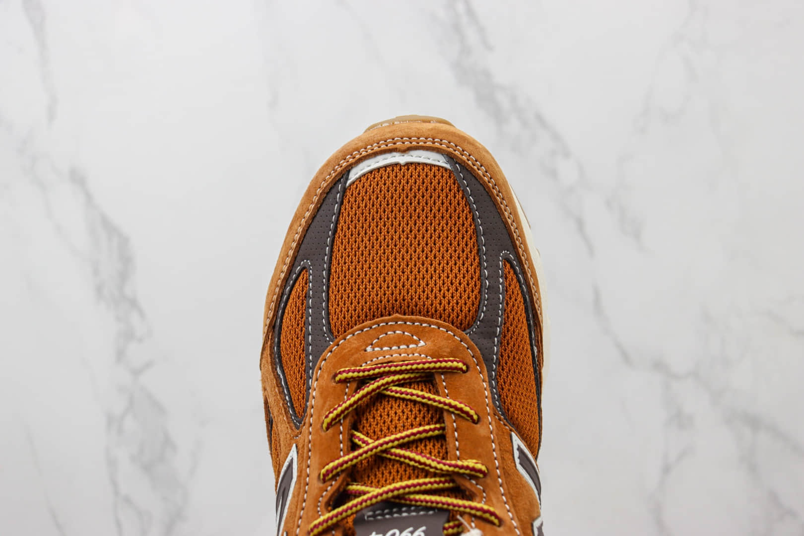 新百伦New Balance 990V4纯原版本NB990V4橘棕色复古跑鞋 莆田新百伦货源 货号：M990LL4