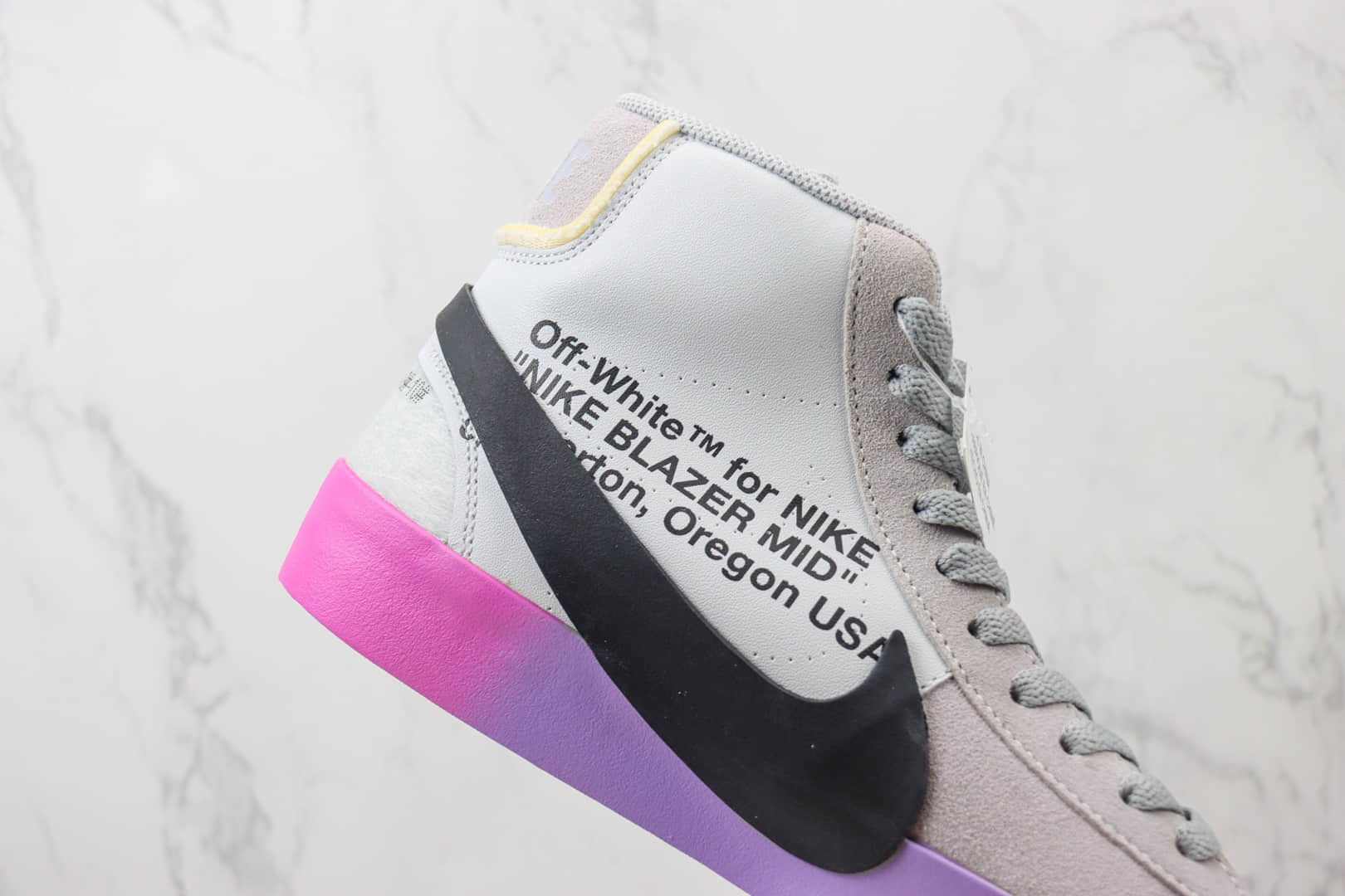 耐克Off-White X Nike Blazer Mid纯原版本中帮开拓者OW联名彩虹色板鞋 莆田耐克货源 货号：AA3832-002