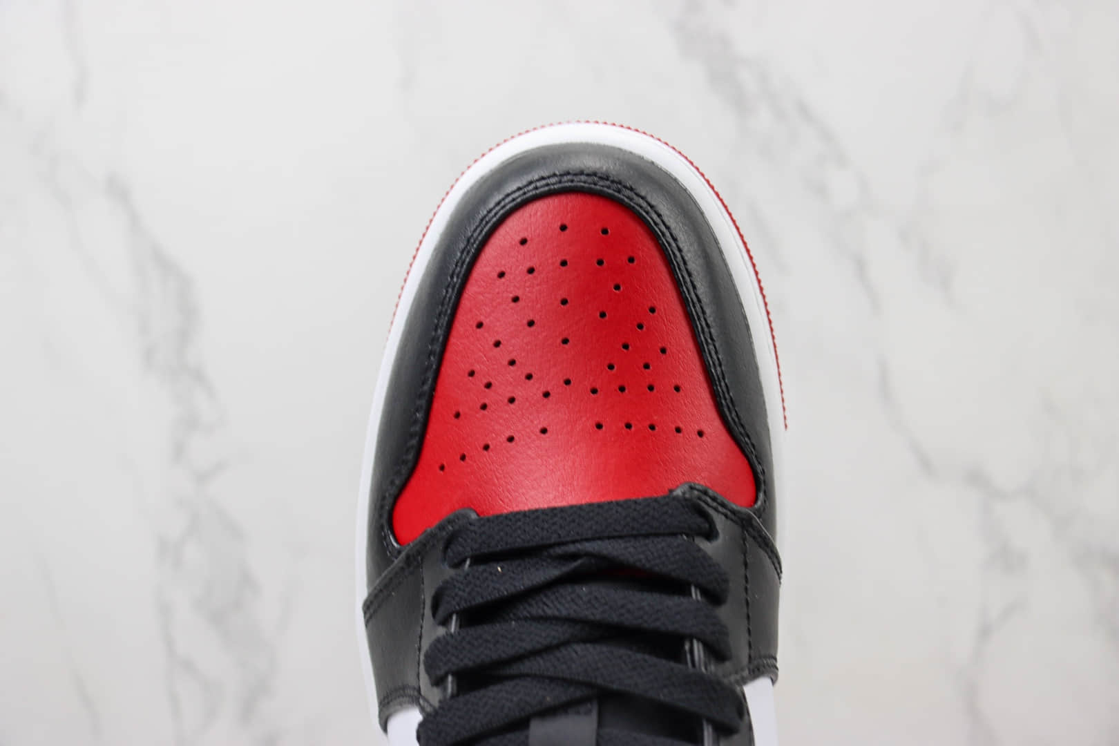 乔丹Air Jordan 1 Low “Bred Toe”纯原版本低帮AJ1黑红脚趾篮球鞋 莆田AJ货源 货号：553558-161