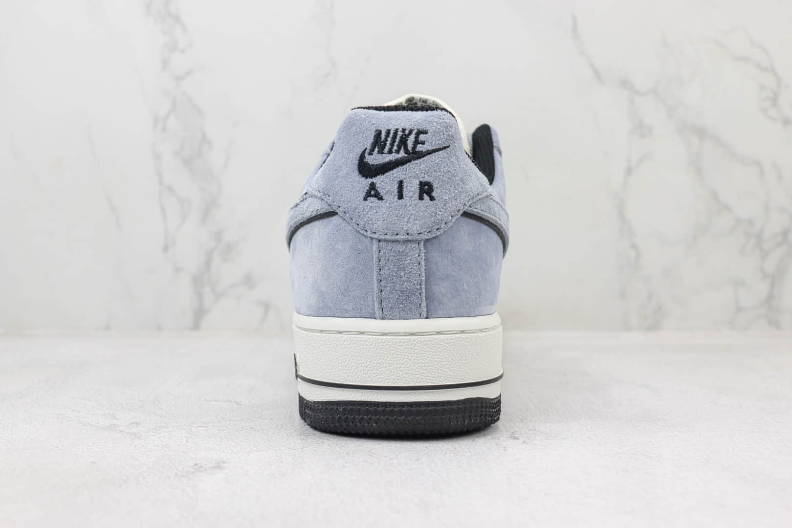 耐克Nike Air Force 1 Low纯原版本空军一号低帮AF1麂皮雾霾蓝板鞋 莆田耐克货源 货号：LF8989-444