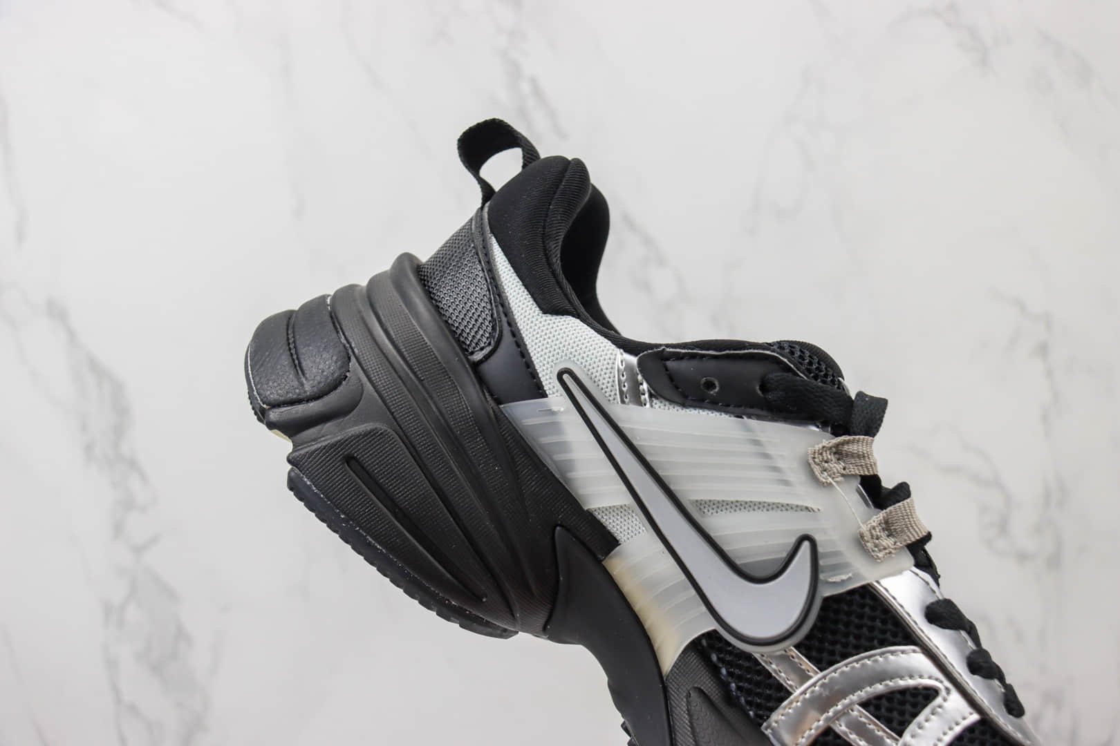 耐克Nike V2K Runtekk纯原版本黑银减震高街跑鞋 莆田耐克工厂 货号：FD0736-003