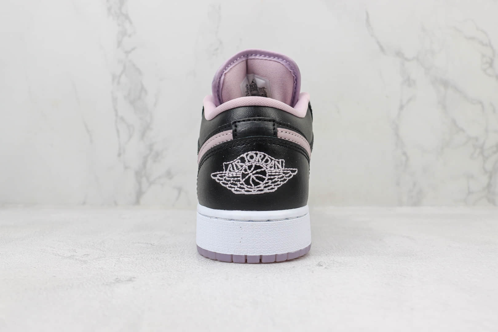乔丹Air Jordan 1 Low纯原版本低帮AJ1黑粉篮球鞋 莆田AJ货源 货号：DV1333-051