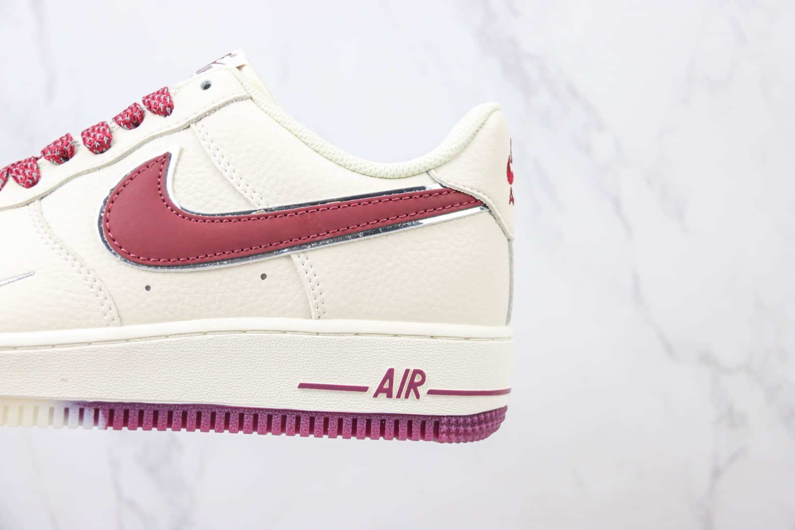 耐克Nike Air Force 1 Low纯原版本空军一号低帮AF1米白酒红板鞋 莆田耐克货源 货号：JJ0253-009