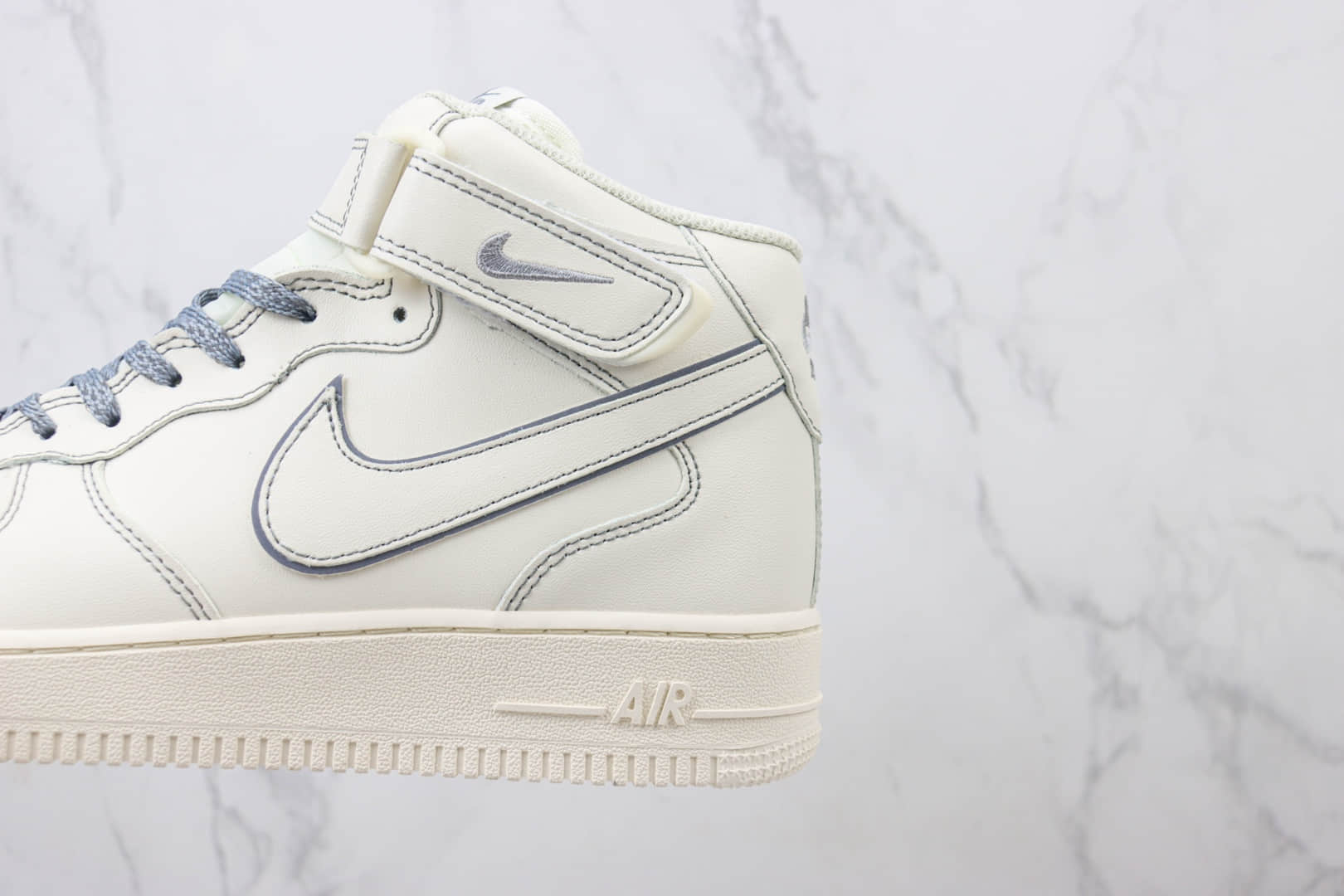 耐克Nike Air Force 1 Mid纯原版本空军一号中帮AF1米灰满天星板鞋 莆田耐克工厂 货号：BY6899-691