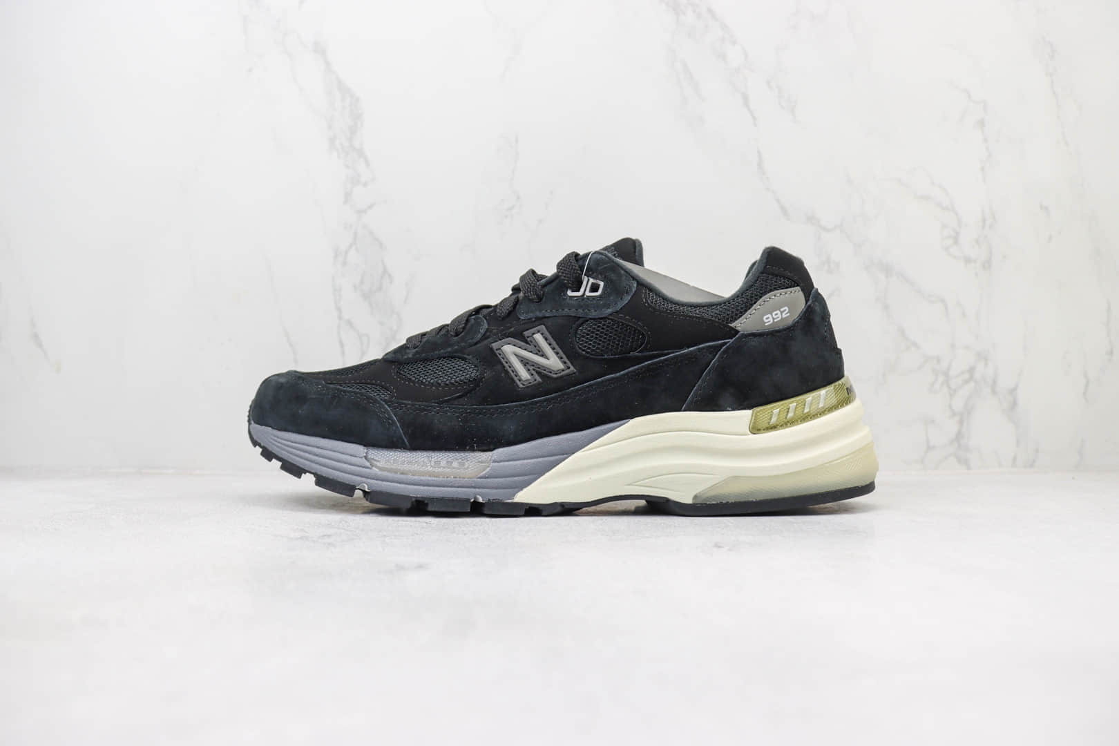 新百伦New Balance 992纯原版本NB992复古麂皮跑鞋 莆田新百伦货源 货号：M992BL