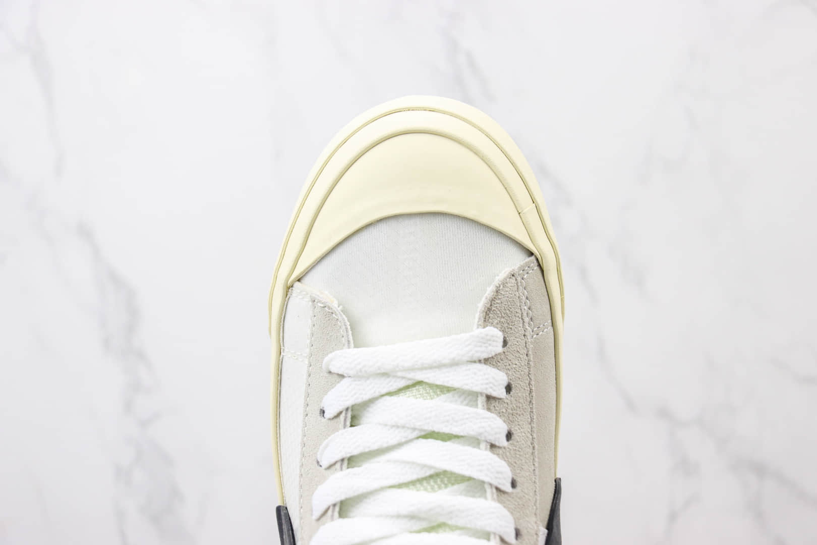 耐克Off-White X Nike Blazer Mid纯原版本中帮开拓者OW联名板鞋 莆田耐克货源 货号：AA3832-100