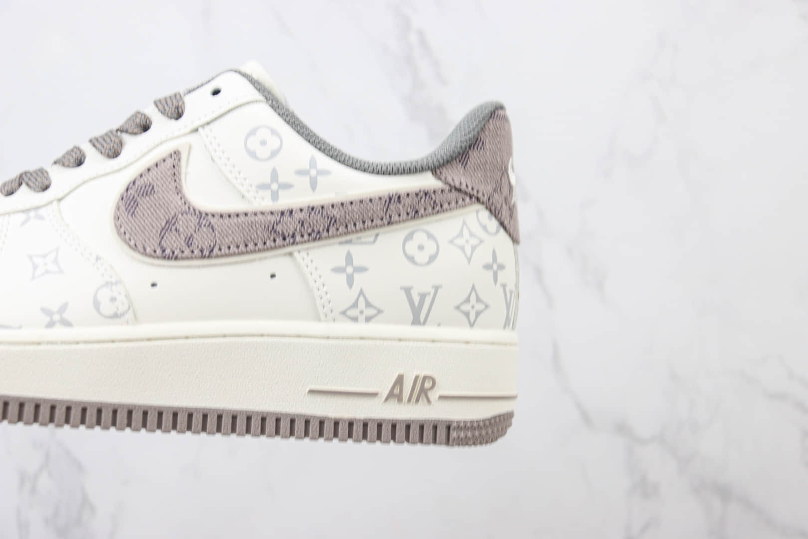 耐克Nike Air Force 1 Low纯原版本空军一号LV印花AF1低帮板鞋 莆田复刻鞋货源 货号：LU0251-135