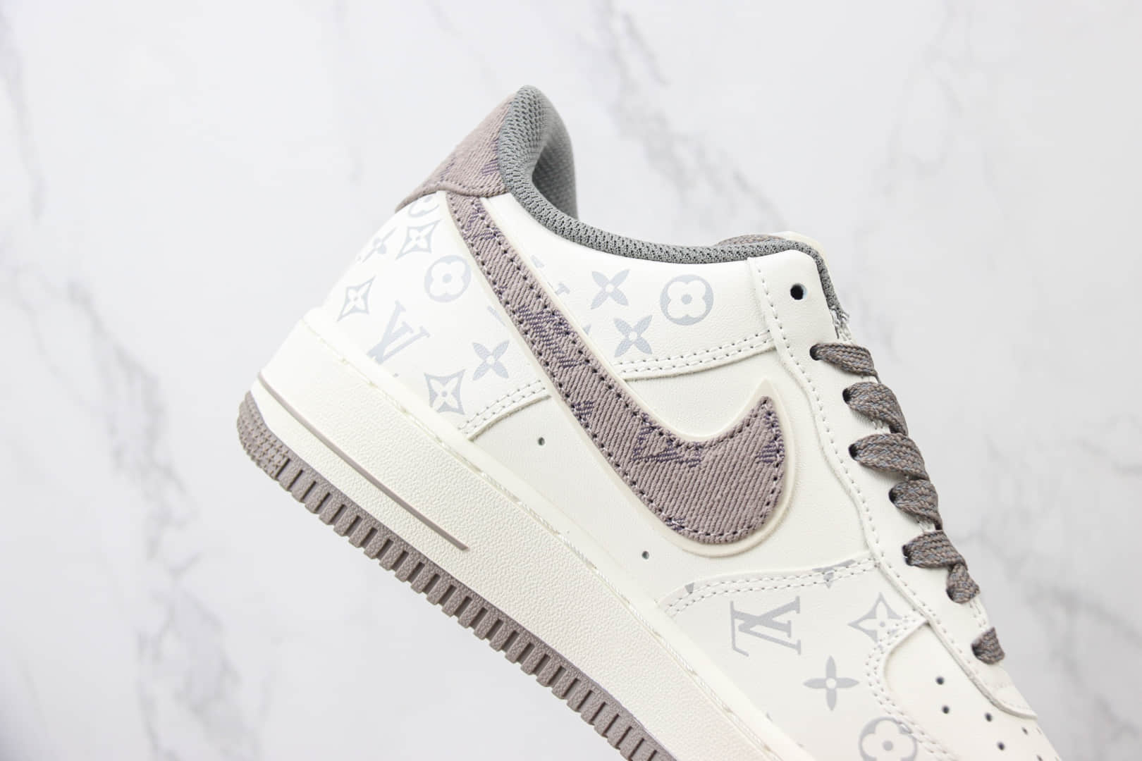 耐克Nike Air Force 1 Low纯原版本空军一号LV印花AF1低帮板鞋 莆田复刻鞋货源 货号：LU0251-135