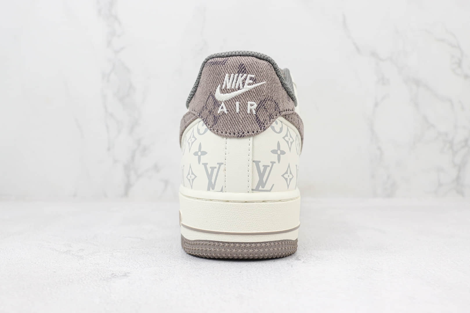 耐克Nike Air Force 1 Low纯原版本空军一号LV印花AF1低帮板鞋 莆田复刻鞋货源 货号：LU0251-135