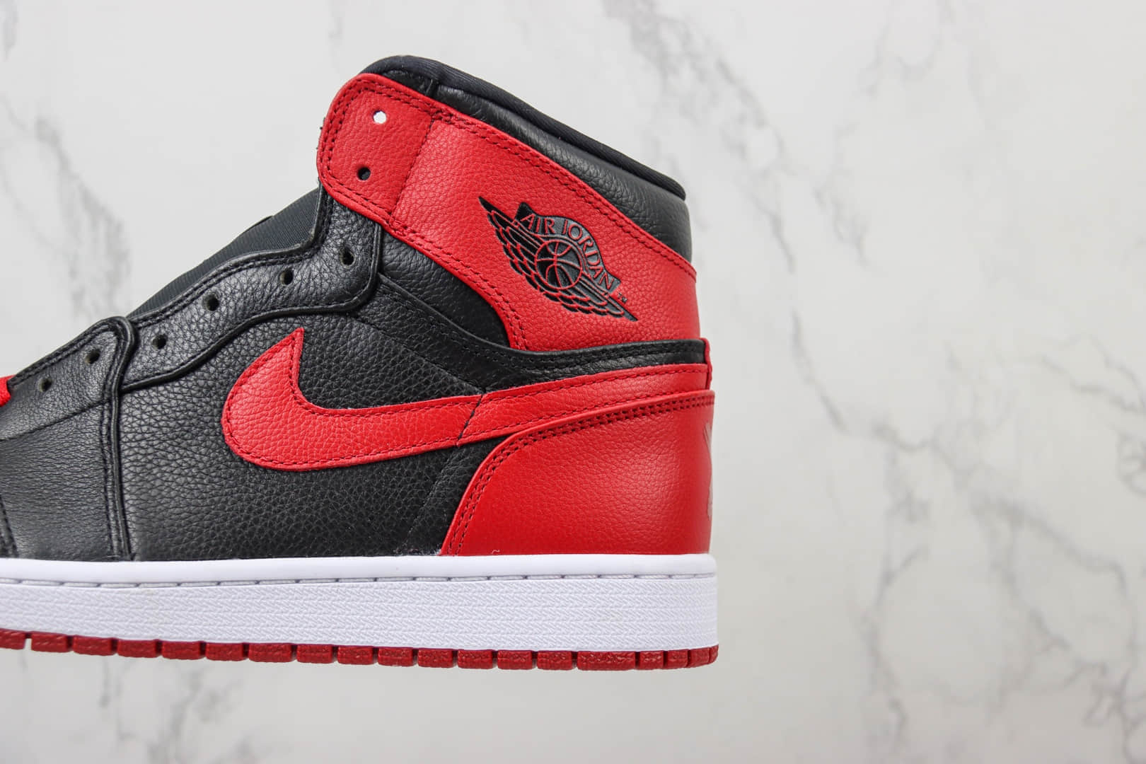乔丹Air Jordan 1 High“Banned”纯原版本高帮AJ1元年黑红禁穿篮球鞋 莆田复刻鞋货源 货号：432001-001