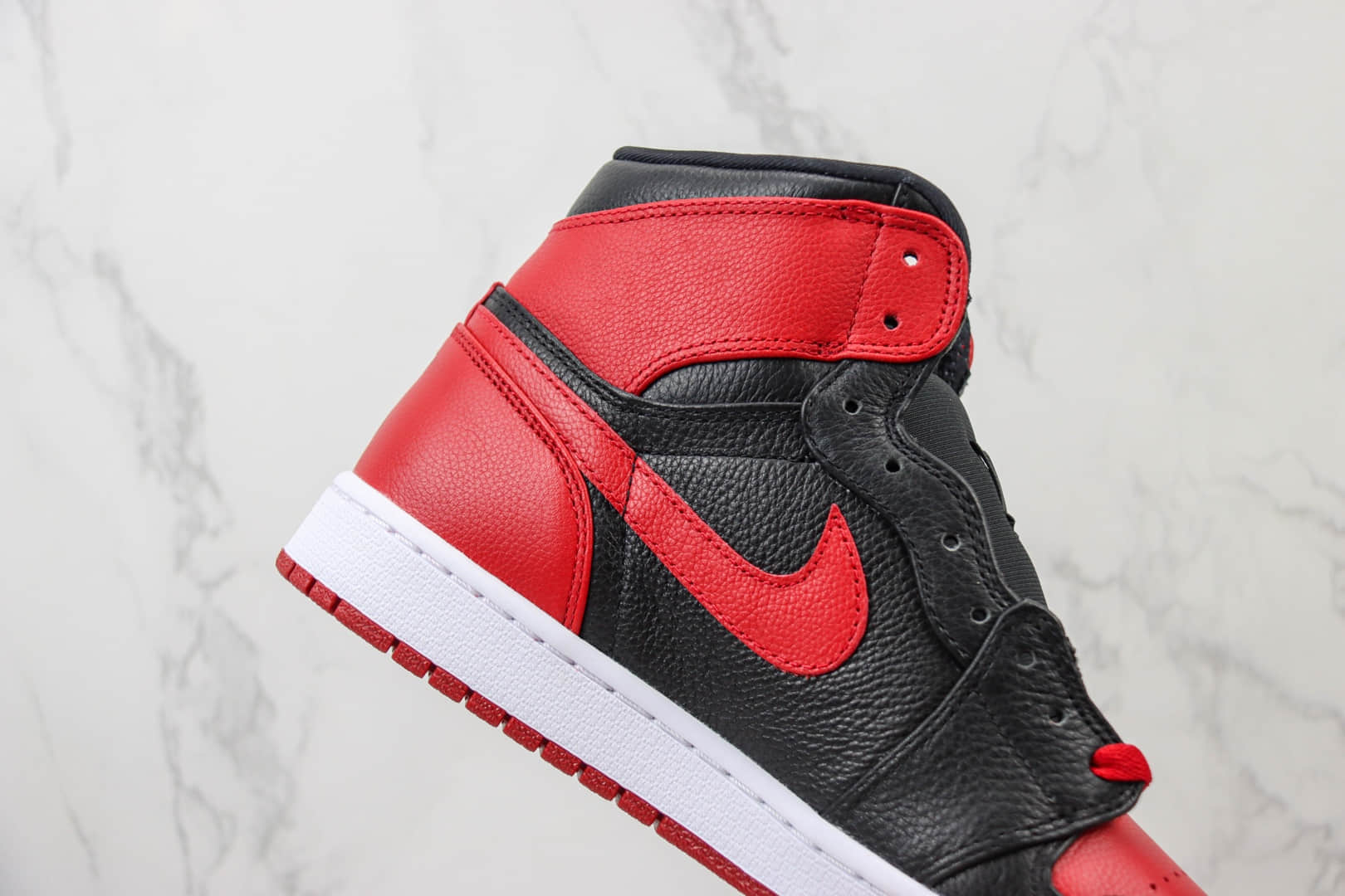 乔丹Air Jordan 1 High“Banned”纯原版本高帮AJ1元年黑红禁穿篮球鞋 莆田复刻鞋货源 货号：432001-001