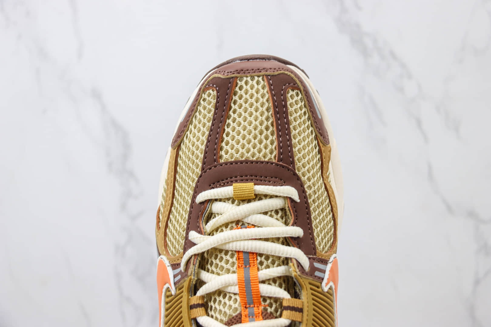 耐克Nike Zoom Vomero 5纯原版本佛莫罗5代棕黄色复古慢跑鞋 莆田耐克货源 货号：FB9149-700