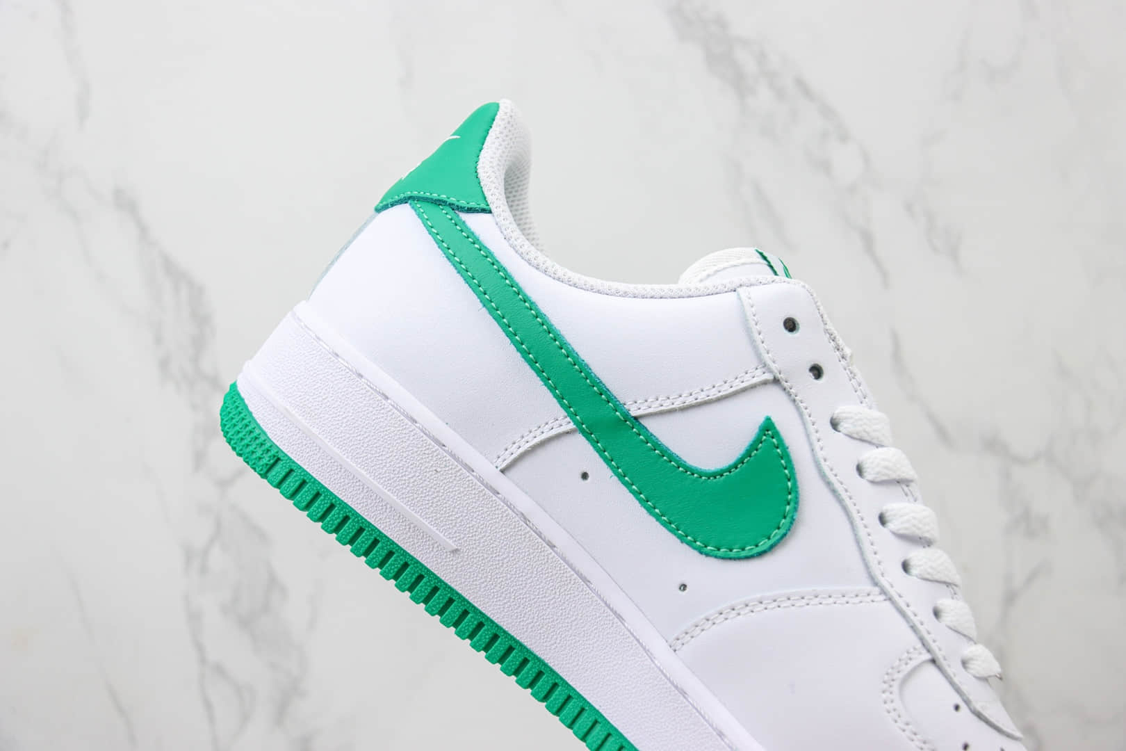 耐克Nike Air Force 1 Low纯原版本空军一号低帮AF1白绿色板鞋 莆田耐克批发 货号：FJ4146-102