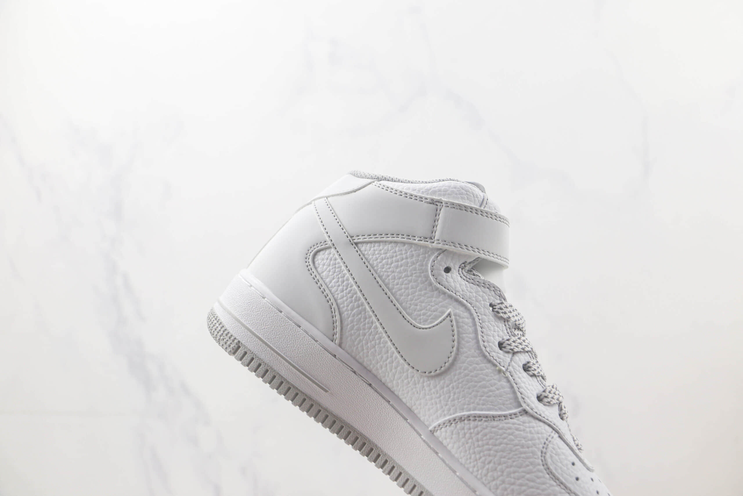 耐克Nike Air Force 1 '07 Mid纯原版本空军一号中帮AF1白银板鞋 莆田耐克工厂 货号：MK0619-211