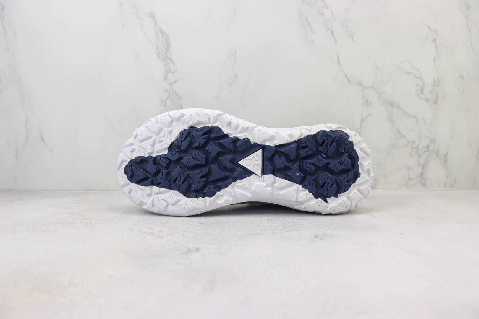 耐克Nike ACG Mountain Fly 2 Low纯原版本ACG系列山脉2代白深蓝户外登山徒步鞋 莆田耐克工厂 货号：DV7904-006