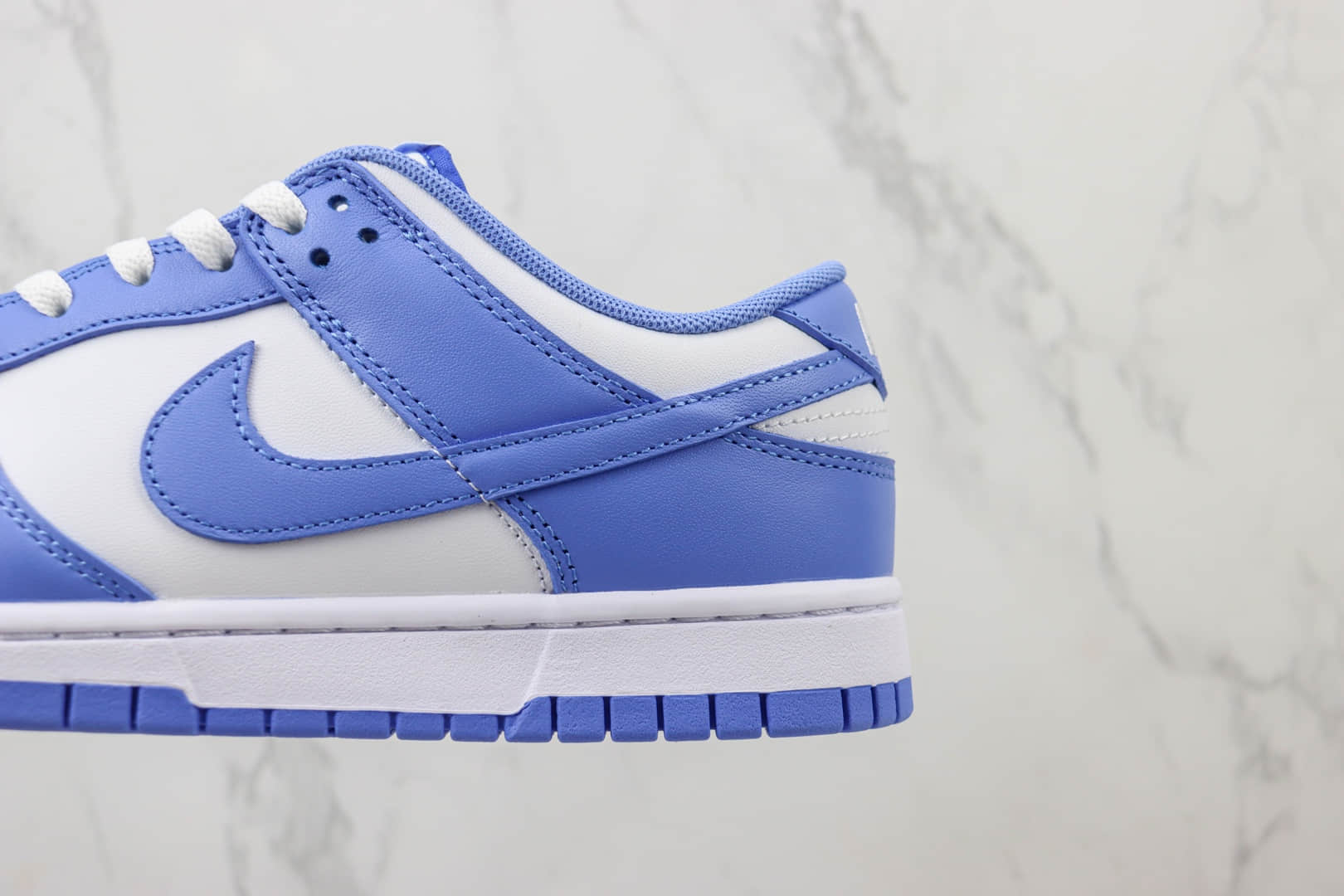 耐克Nike SB Dunk Low “Polar Blue”纯原版本低帮SB Dun白蓝色板鞋 莆田耐克货源 货号：DV0833-400