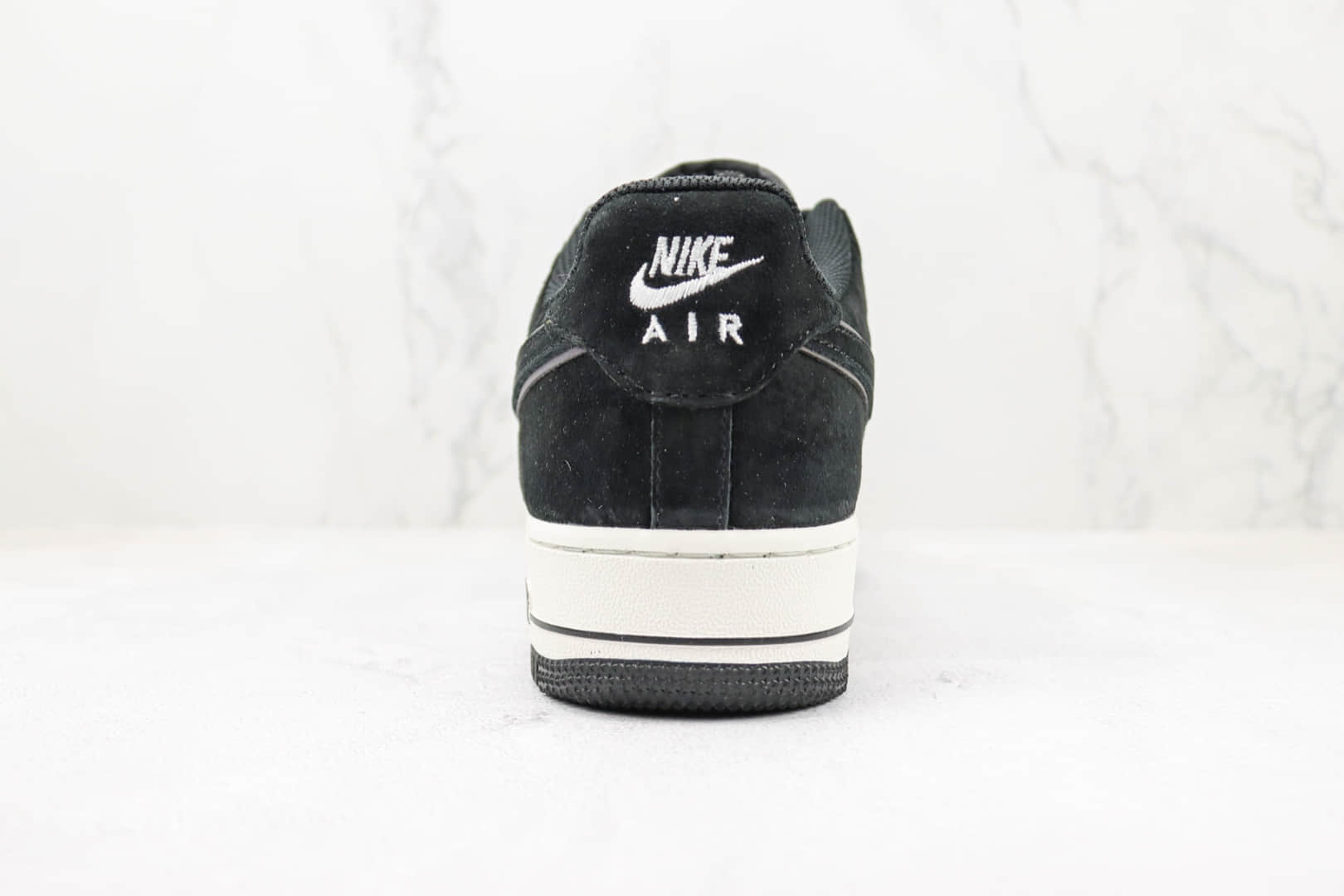 耐克Nike Air Force 1纯原版本空军一号低帮AF1黑白麂皮板鞋 莆田天花板AF1 货号：MX0820-502