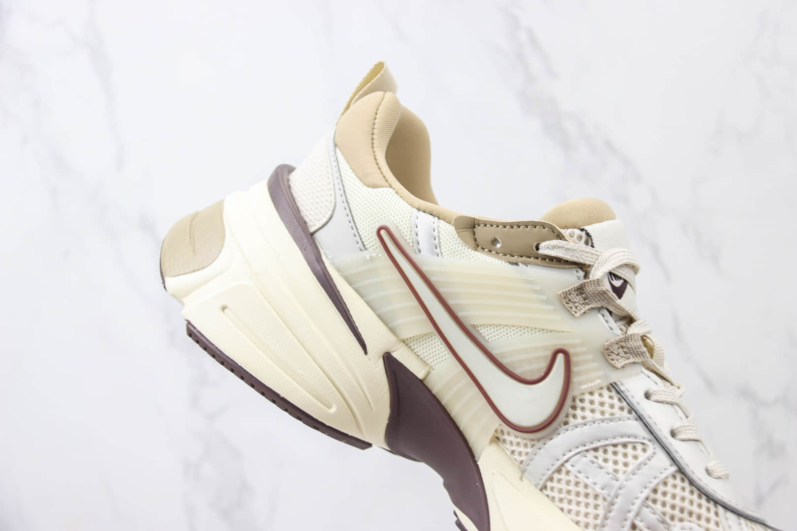 耐克Nike V2K Runtekk纯原版本V2K银卡其复古老爹鞋跑步鞋 莆田耐克货源 货号：FD0736-103