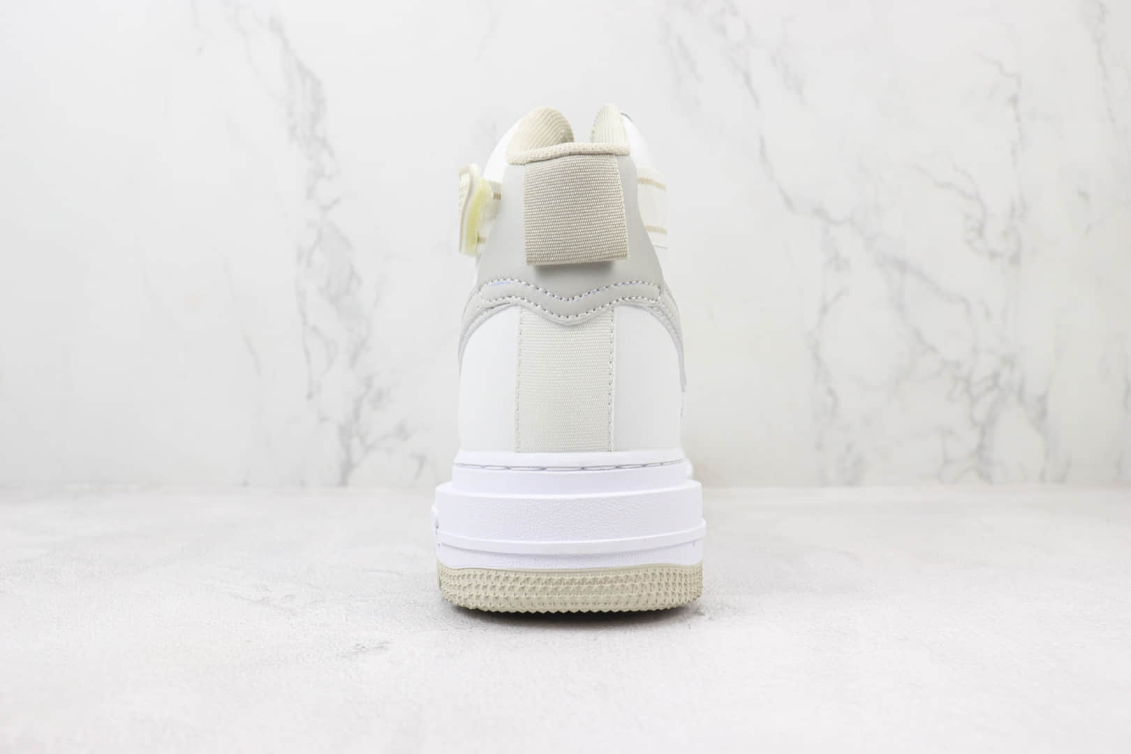 耐克Nike Air Force 1'07 “Boot”纯原版本空军一号高帮AF1白色机能板鞋 莆田天花板AF1 货号：DA0418-100