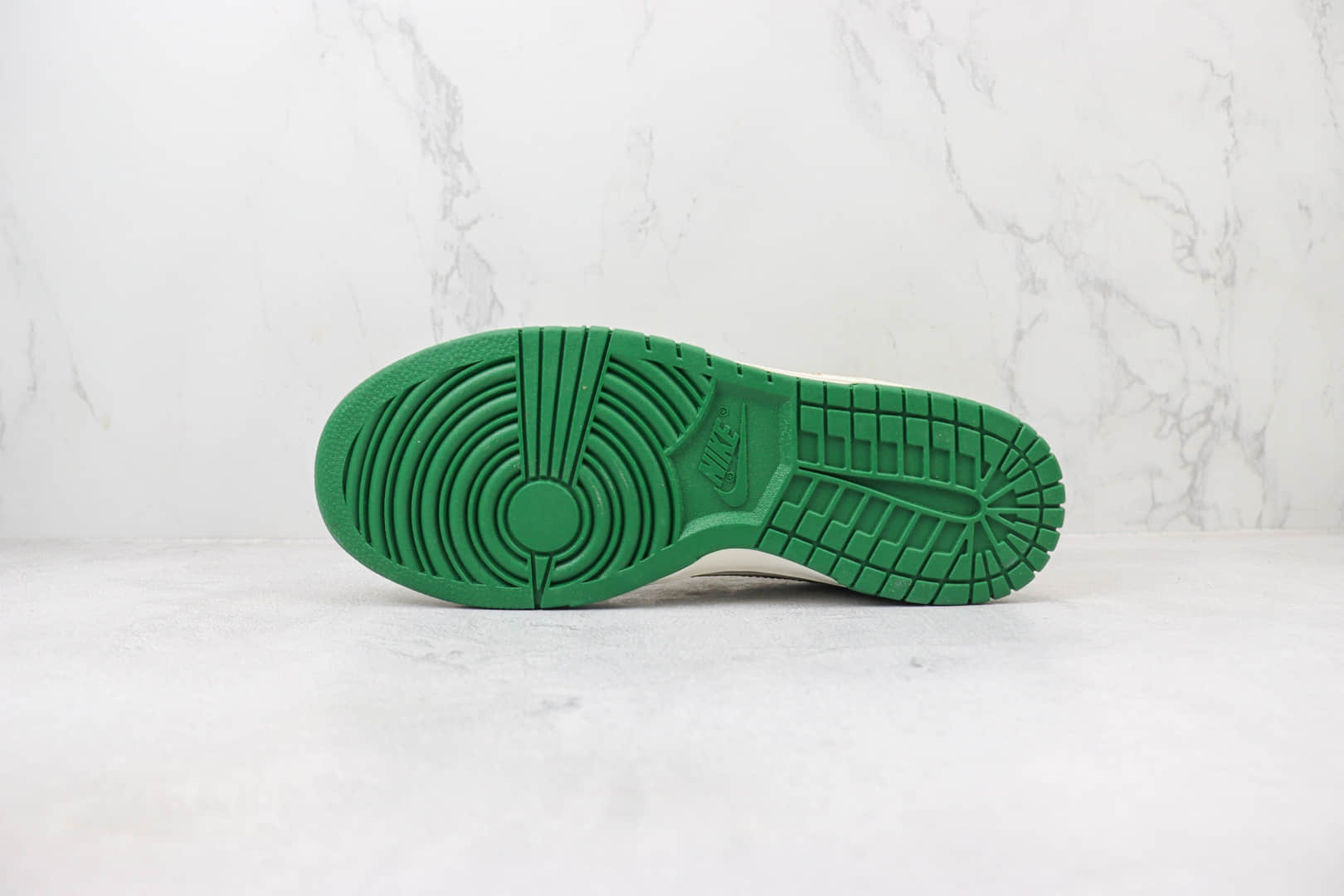 耐克Bape x Nike Dunk Low纯原版本猿人头联名Dunk米白绿低帮板鞋 莆田耐克工厂 货号：XH0923-154